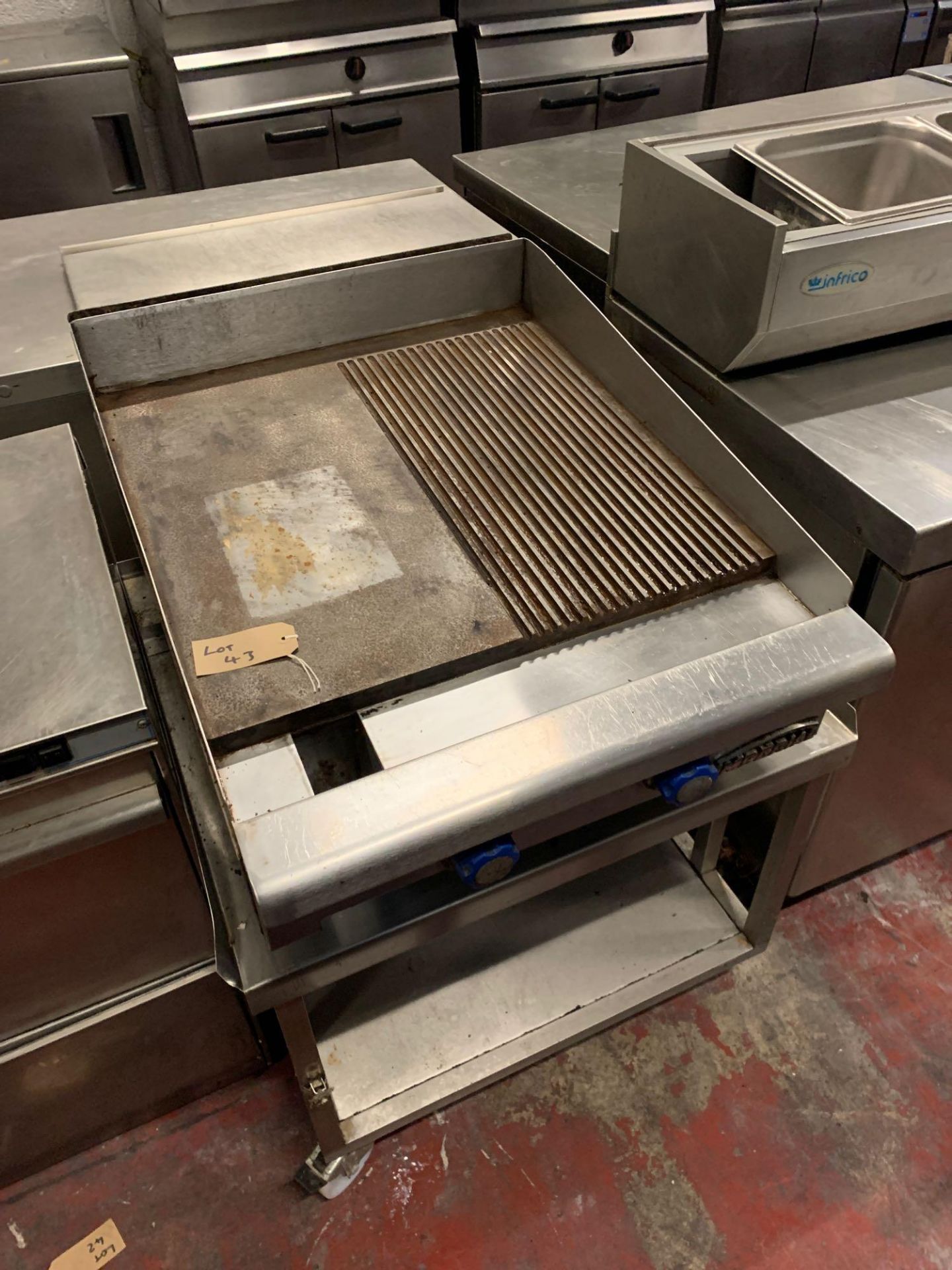 Imperial ITG-24-E Electric Griddle Smooth and ribbed plate Griddle On Mobile Trolley75 X 70 X 95cm - Image 3 of 4