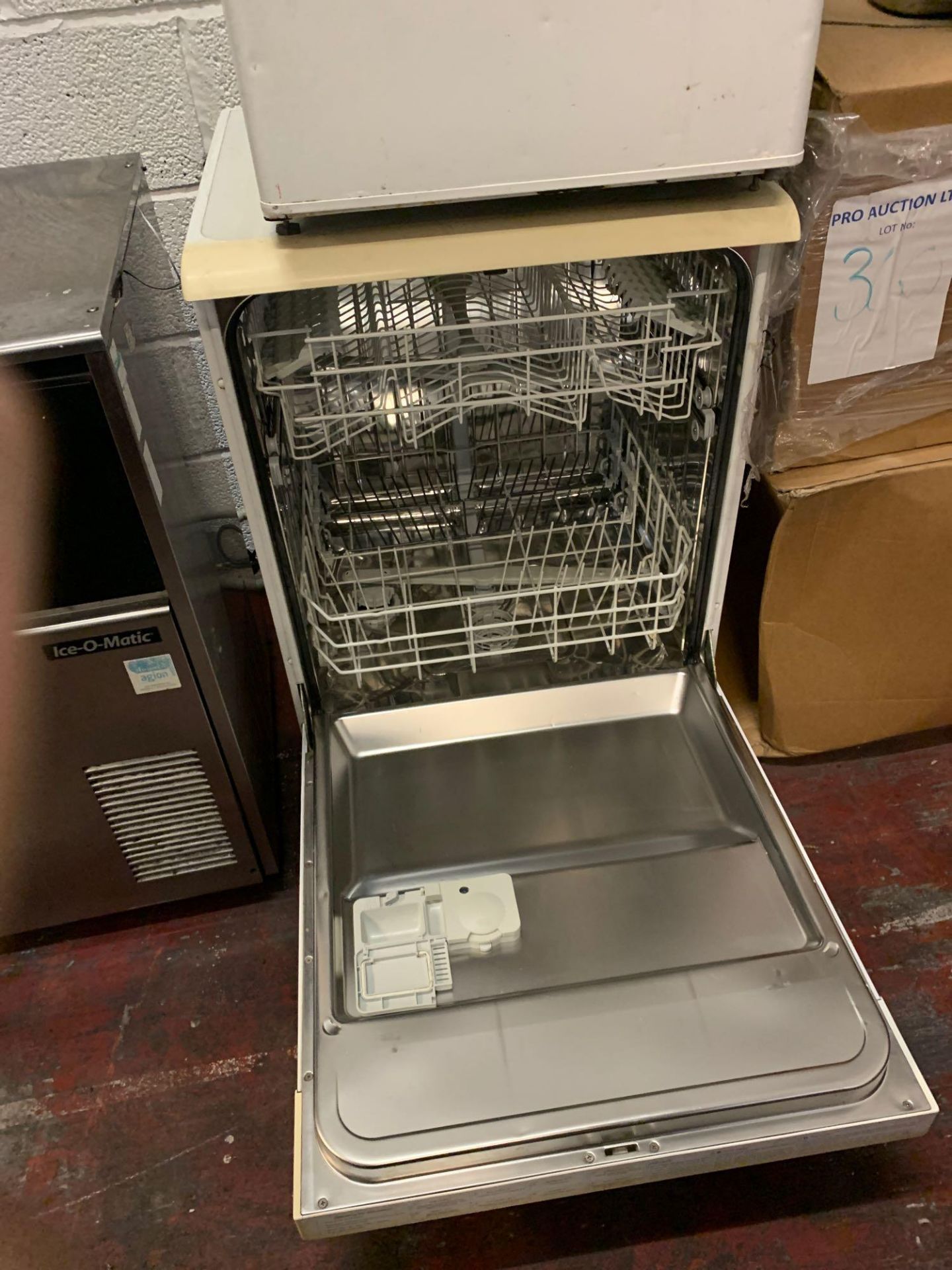 Beko Under Counter Dishwasher DE3661FW 60 X 60 X 85cm - Image 3 of 3