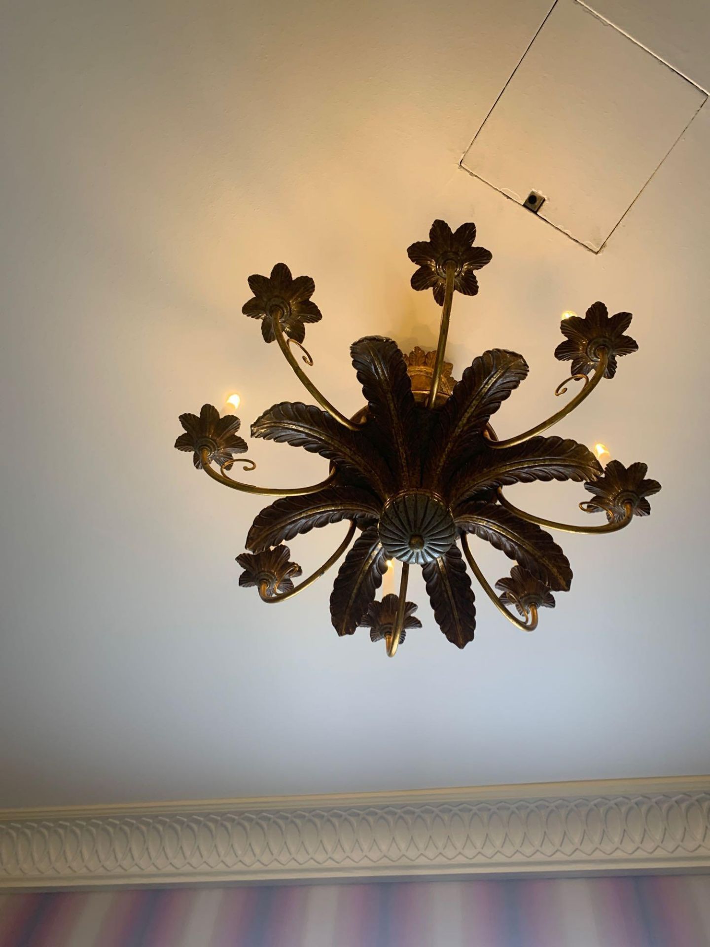A Carved Polychrome Eight Lamp Chandelier Finished In Antique Bronze Colour Carved Scrolls And - Image 4 of 4