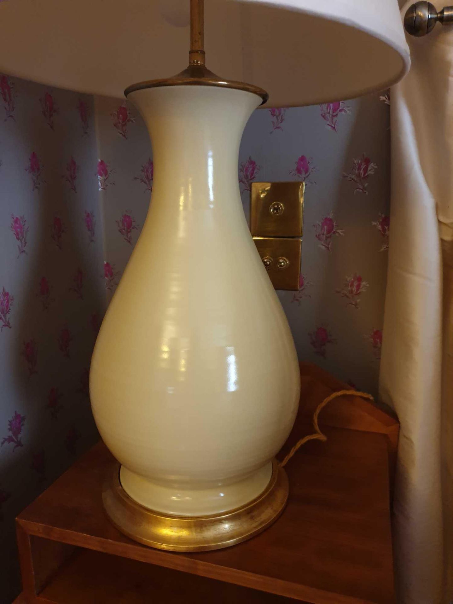 A Pair Of Heathfield And Co Louisa Glazed Ceramic Table Lamp With Textured Shade 77cm (Room 127) - Image 2 of 2