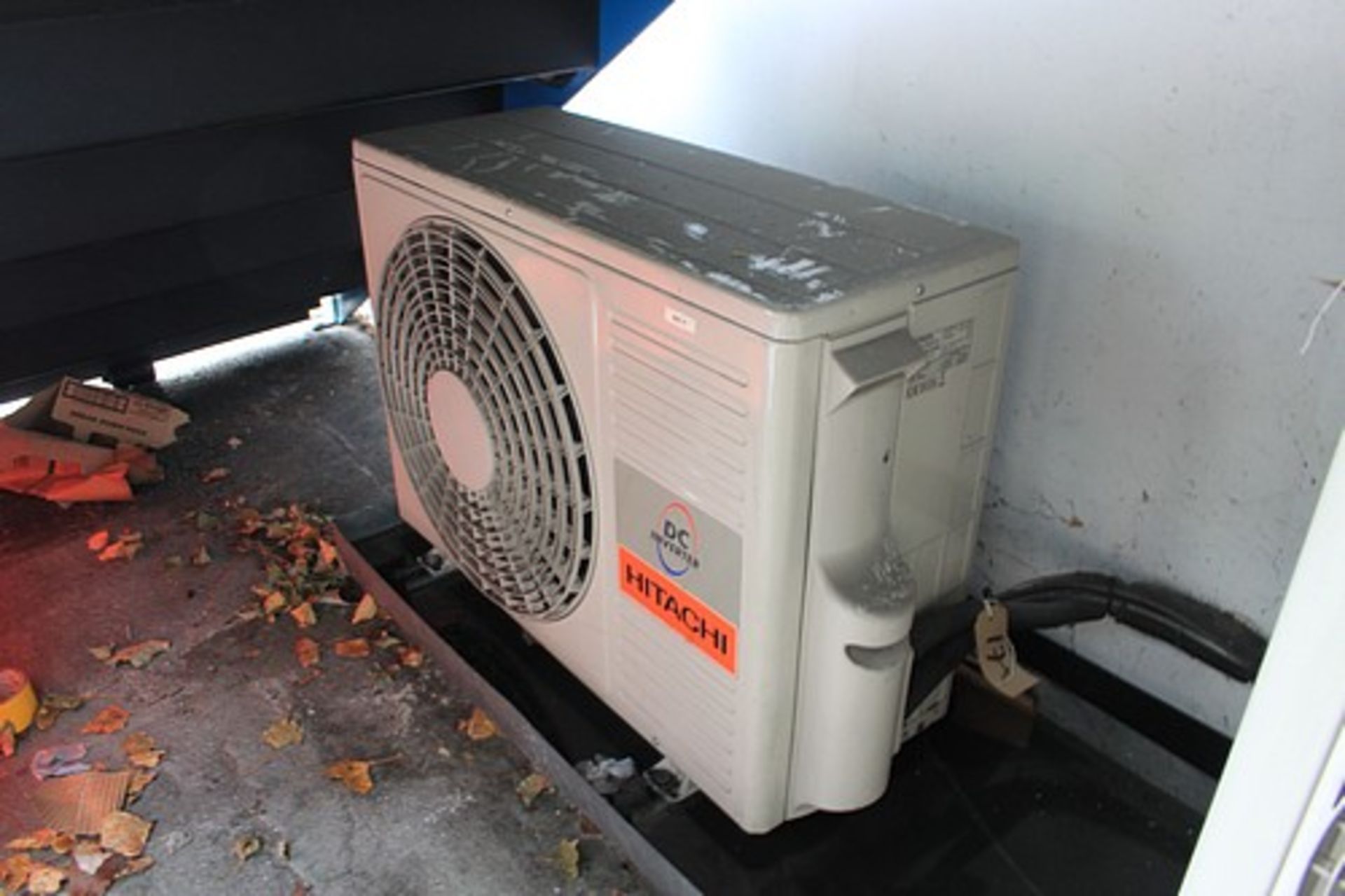 Hitachi RAC -35YH6 Mono split air conditioning unit with outside unit dimensions 518 x 298 x