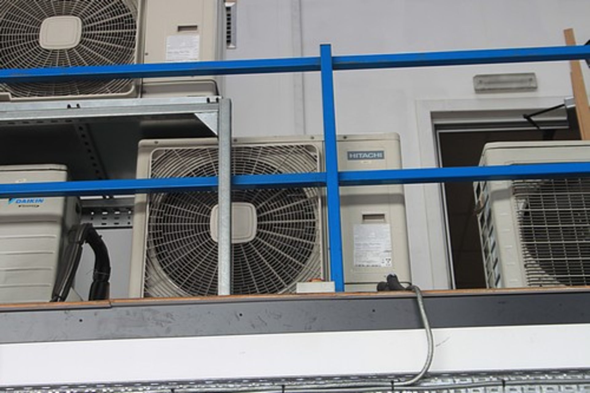 Hitachi RAS-4HVRNS2EMono split air conditioning unit with outside unit dimensions 950 x 370 x
