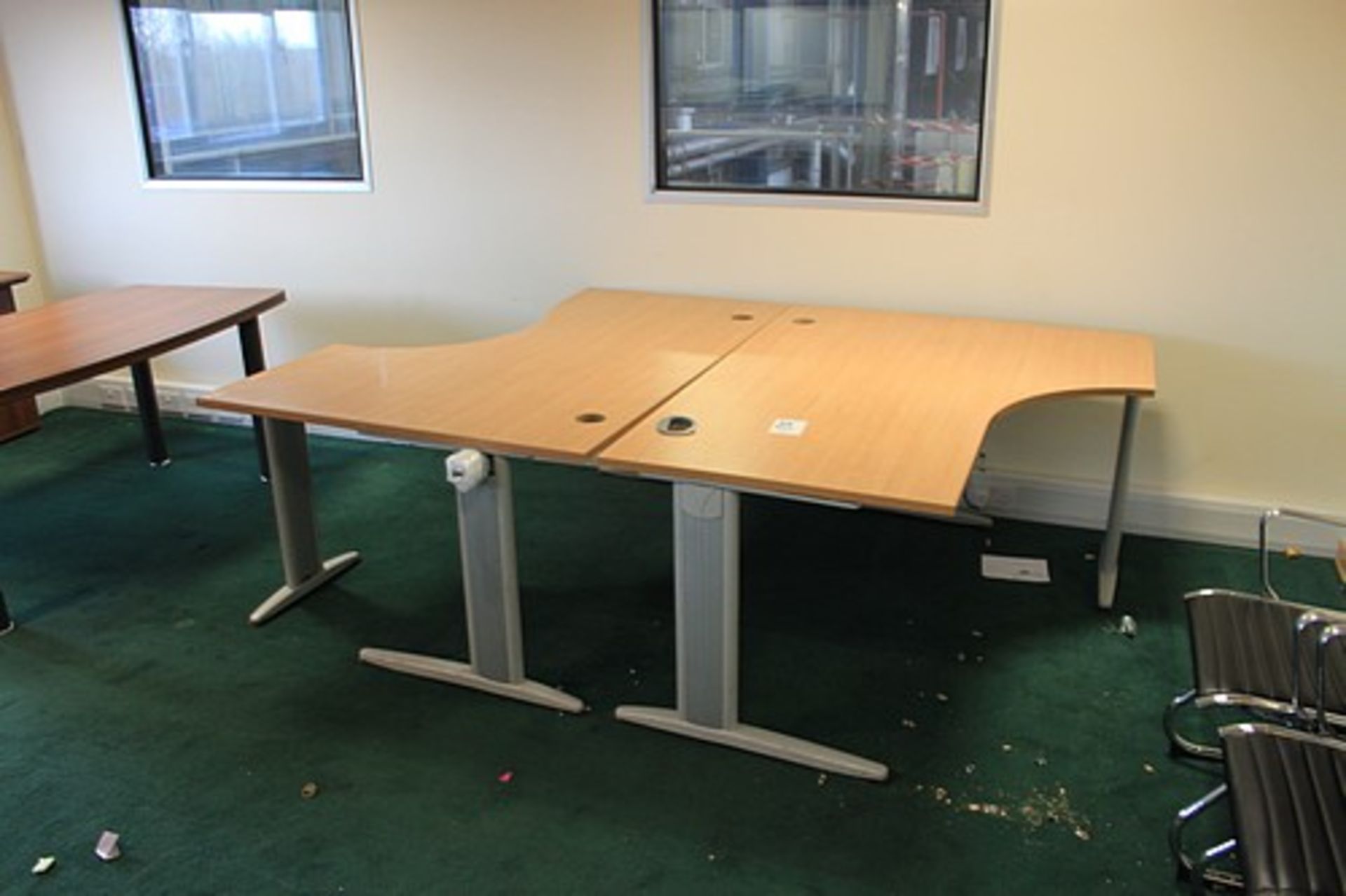 6 x Senator Ergonomic Office Desk 1600mm With Cantilever Legs - Image 2 of 2