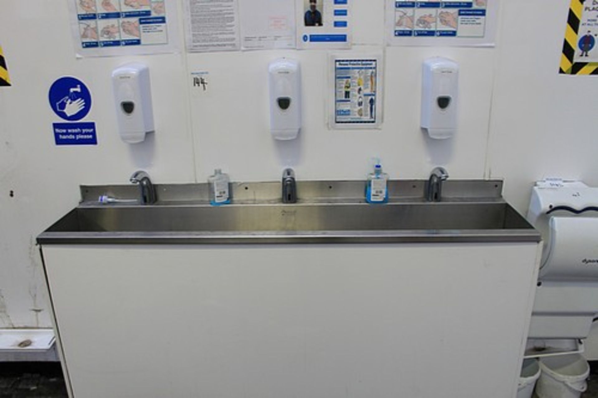 Apinox three station automatic hand wash station