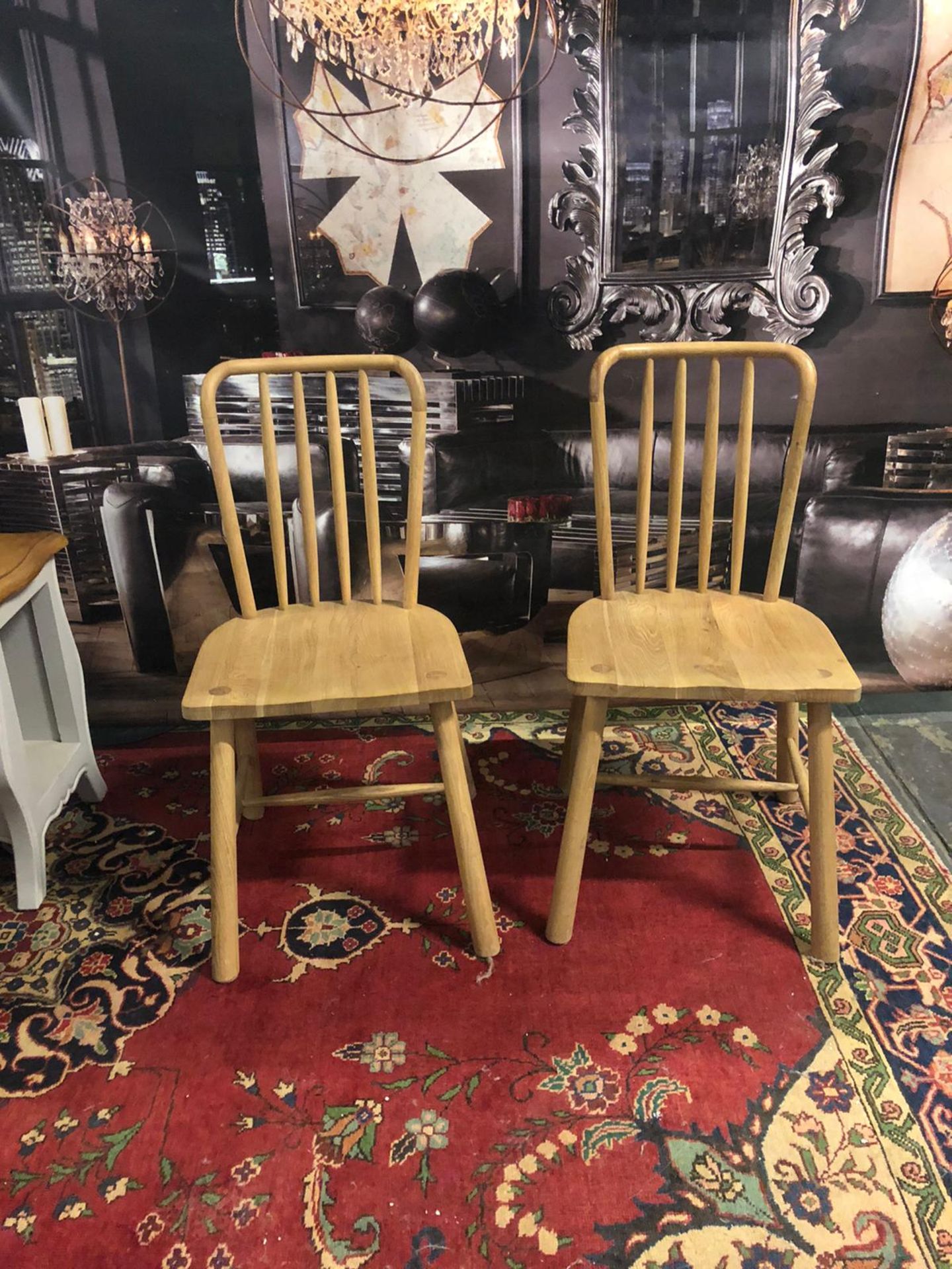 A pair of Wycombe Dining Chairs The Wycombe range made from a combination of the finest solid oak - Bild 3 aus 5