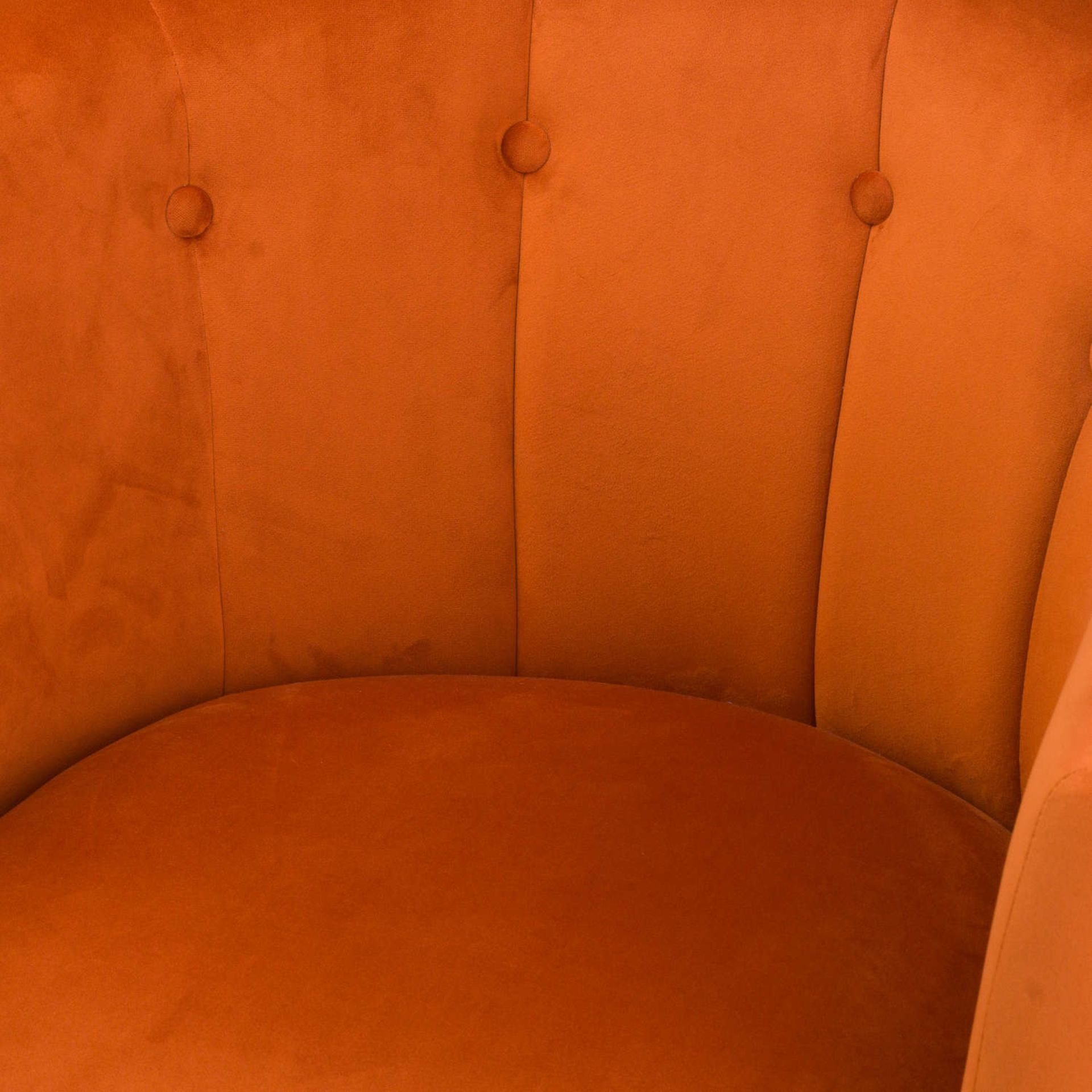 Rust Velvet Urban Tub Chair, this is a large tub chair making it a practical and cosy addition to - Image 2 of 3