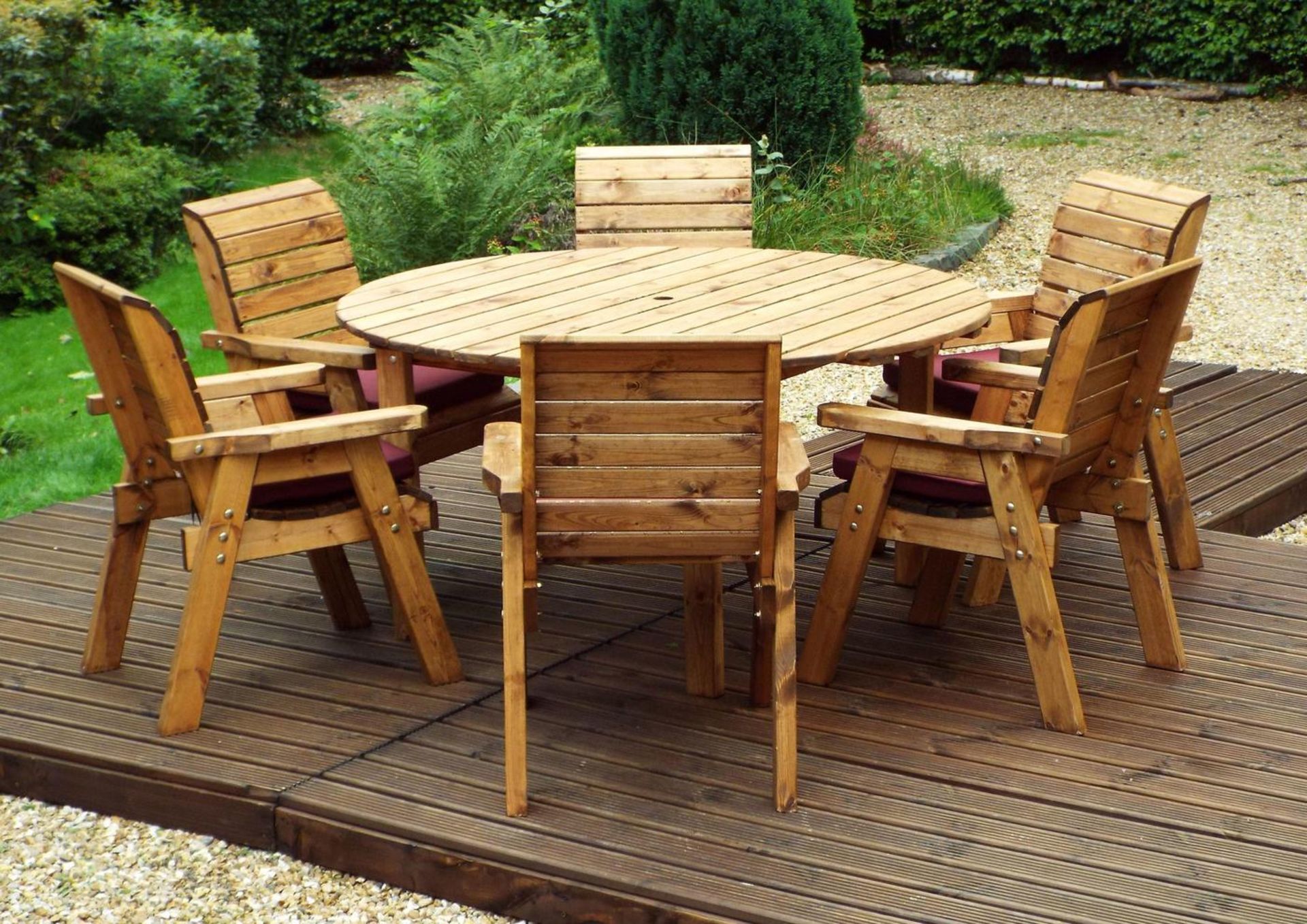 Six Seater Circular Table Set is a classic outdoor dining table and chairs. This superb outdoor