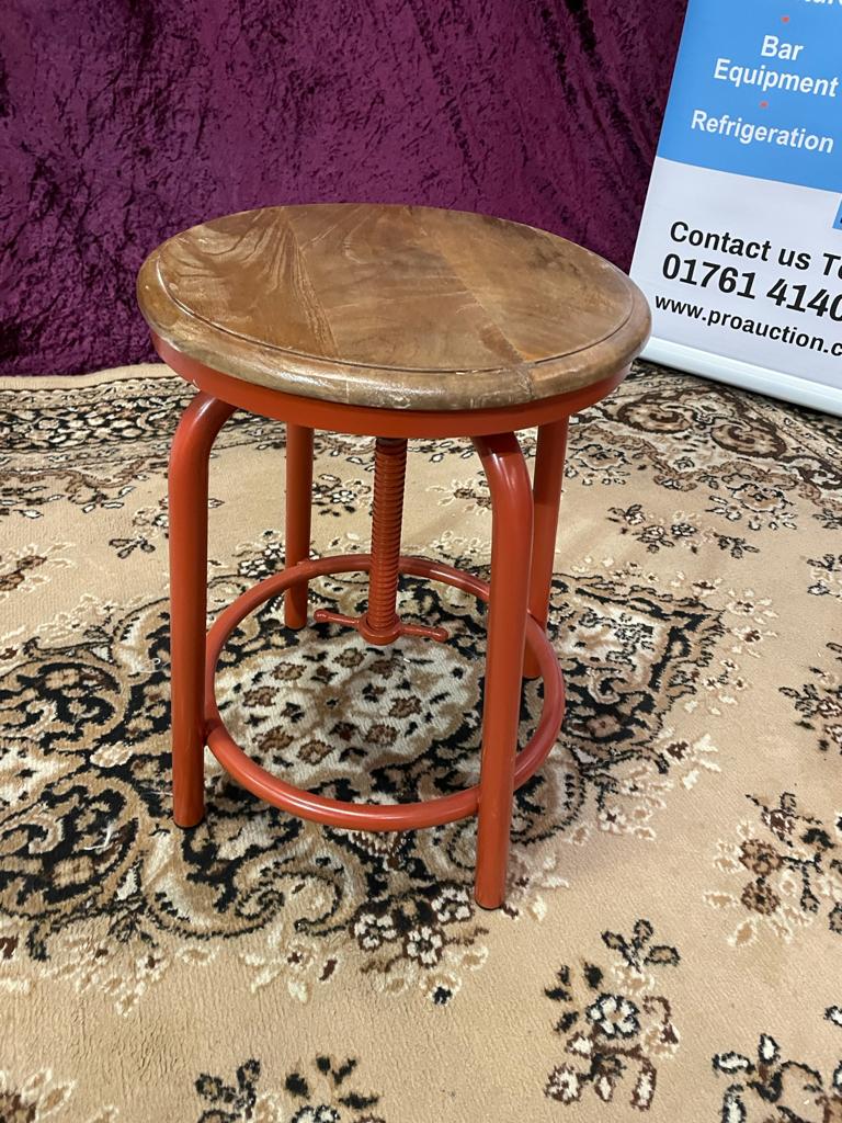 A set of 3 x  rustic metal stools wood top with painted metal base 1 x cream 1 x red 1 x grey 33 x - Image 3 of 6