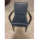 A Set Of 4 X Dining Chairs With Arms Features Detailed Craftsmanship Comfortable Padded Seats And