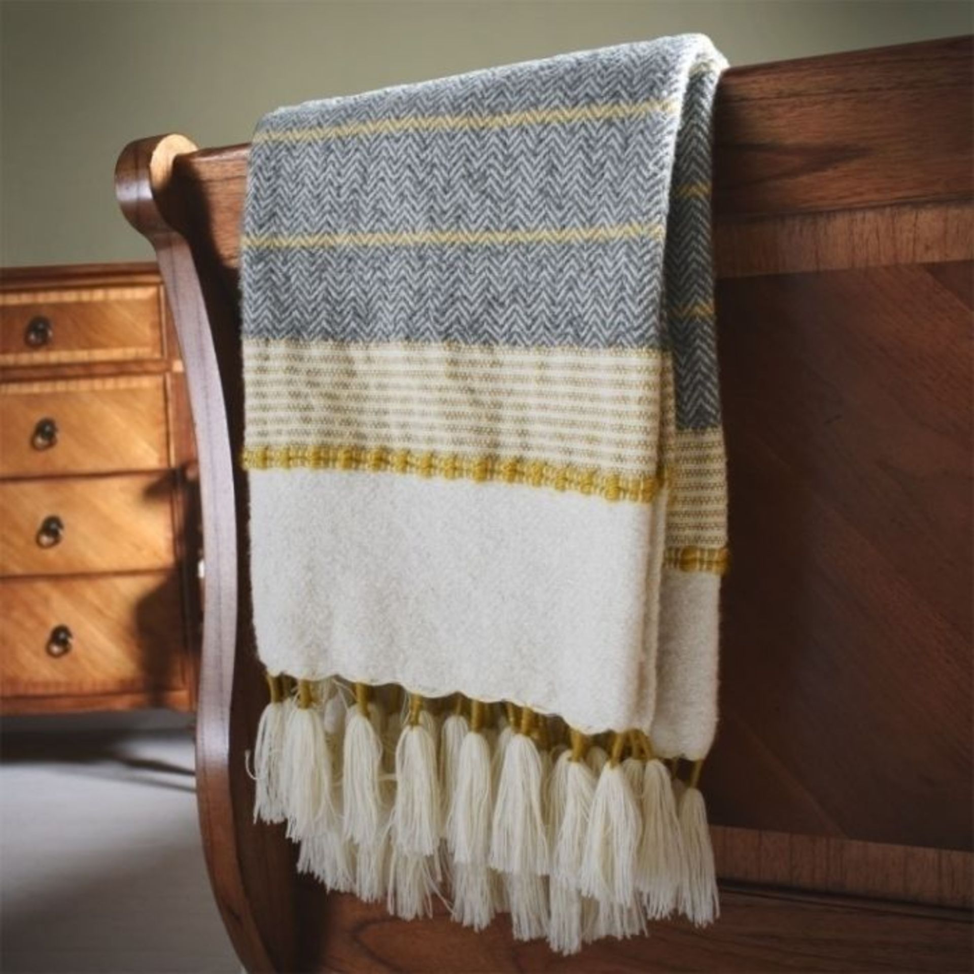 Kasbah Textured Throw Perfect For Covering Chairs Or For Keeping Warm 1700 X 1300mm (5055999239288) - Image 2 of 2