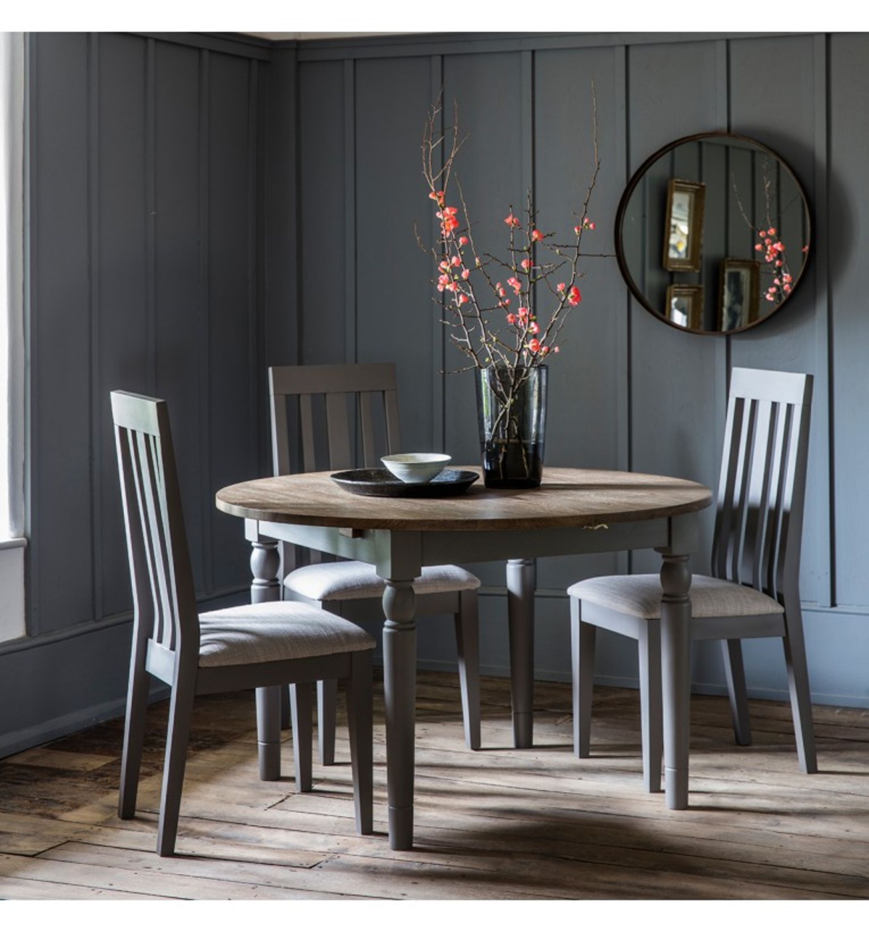 Cookham Round Extending Dining Table Grey A Butterfly Leaf Table Extending To 1550mm, Seating Up