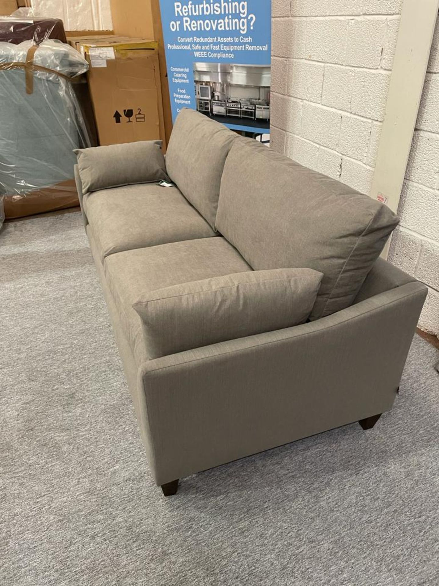 Kibre Sofa 3 Seater Upholstered in Fleck Grey Ultra modern sofa great for an apartment or open - Bild 2 aus 3