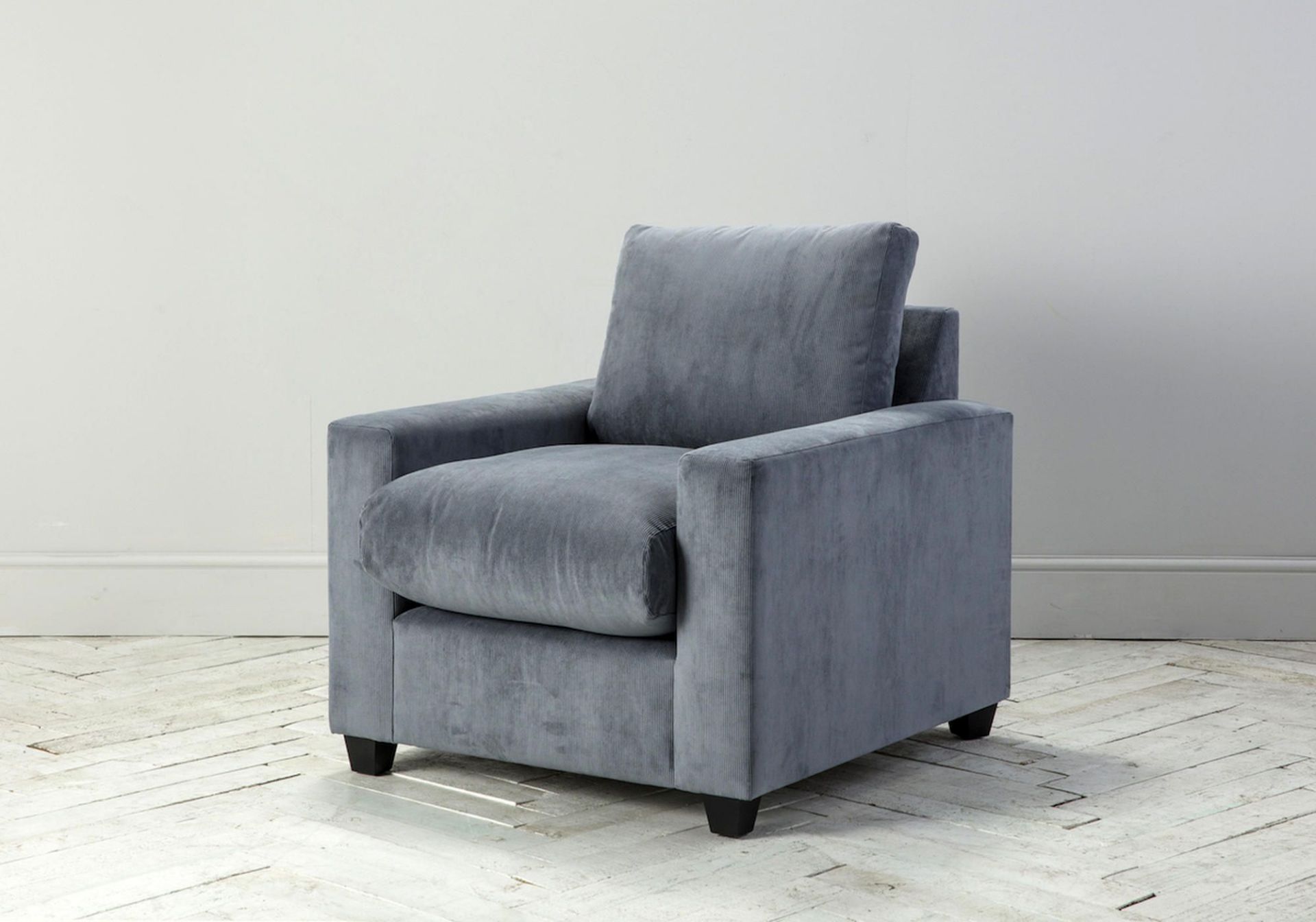 Mimi Armchair in Silver Spoon Classically Classic Meet Mimi, our take on classic perfection. - Bild 2 aus 2
