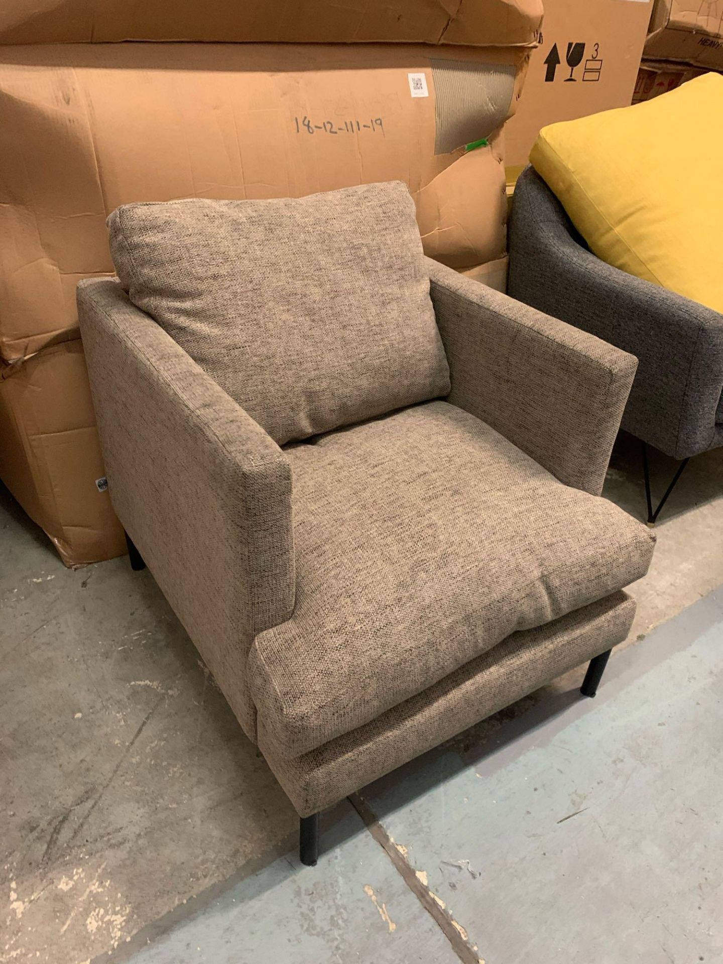 Dulwich Upholstered Arm Chair Complete The Apartment Living Look With Our Dulwich Collection. - Bild 3 aus 4