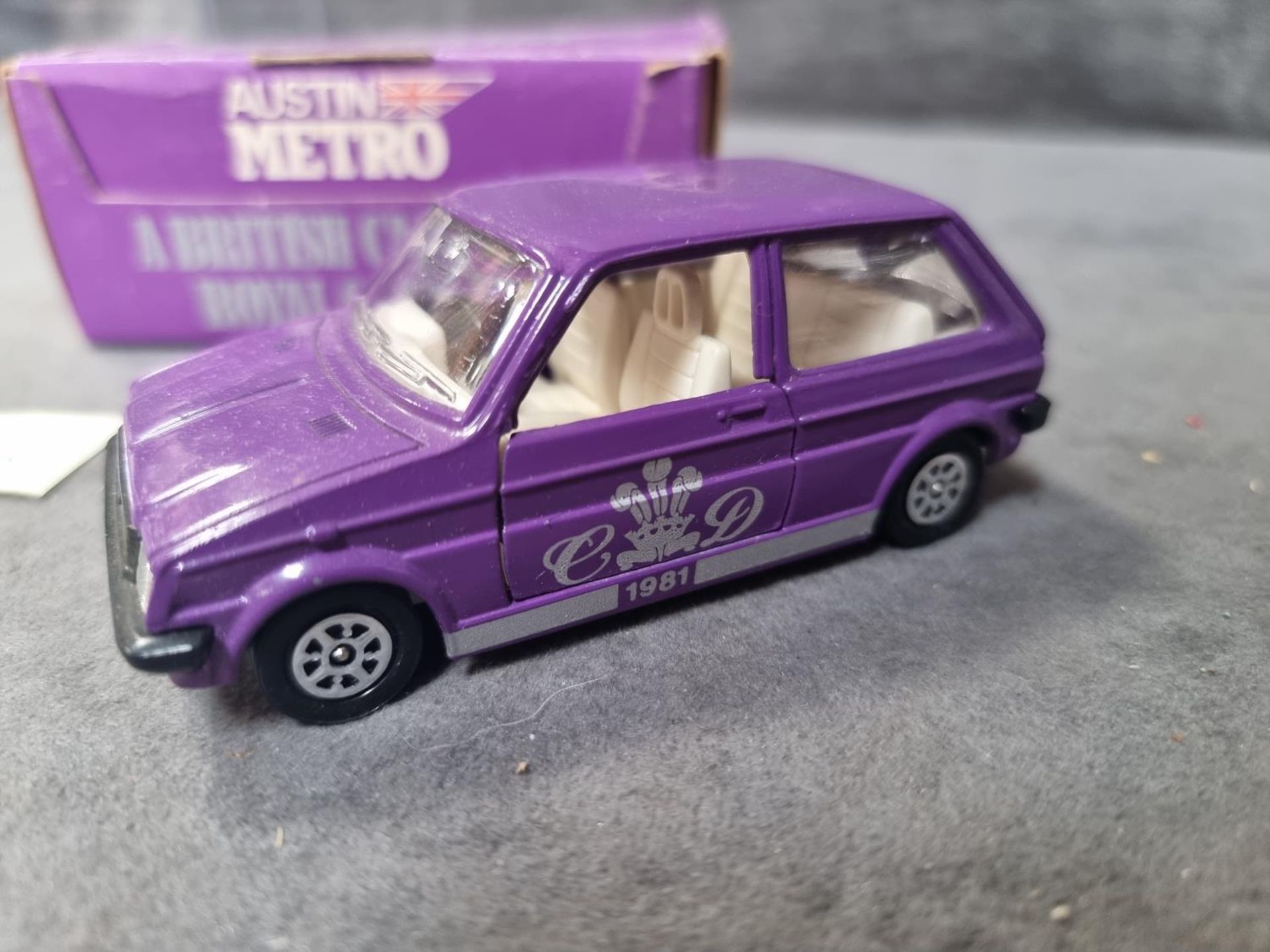 Corgi Special Edition Mini Metro A British Car For A Royal Occasion 1981 Limited Edition Box Special - Image 2 of 4