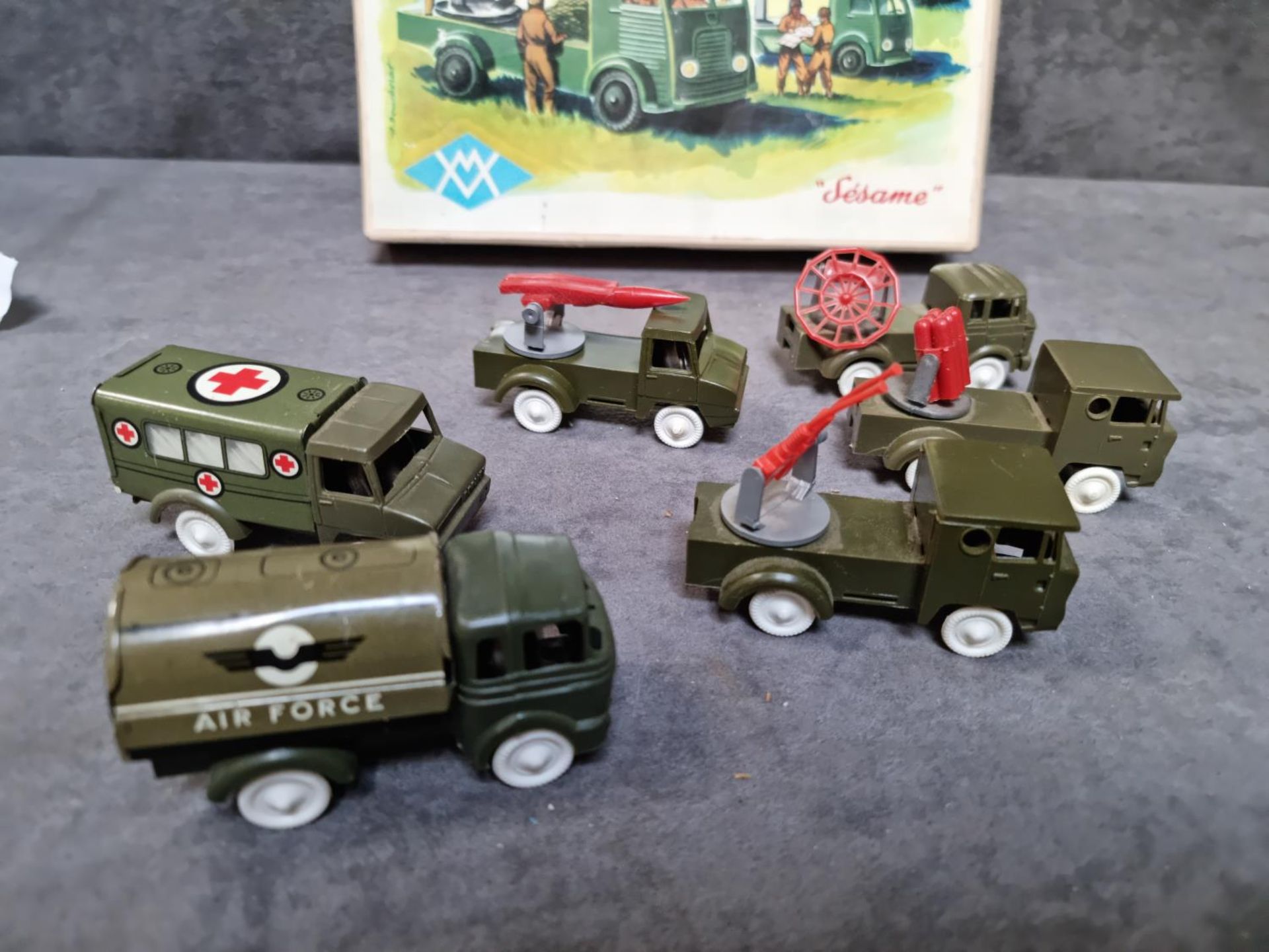 Sesame 6 Miniature Plastic Military Vehicles Aux Grandes Manoeuvres