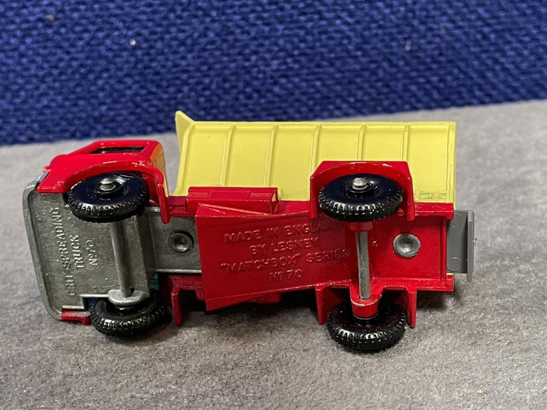 Matchbox Lesney #70b Grit Spreading Truck With Rare Grey Slide In The Truck Mint Model With Very - Bild 4 aus 4