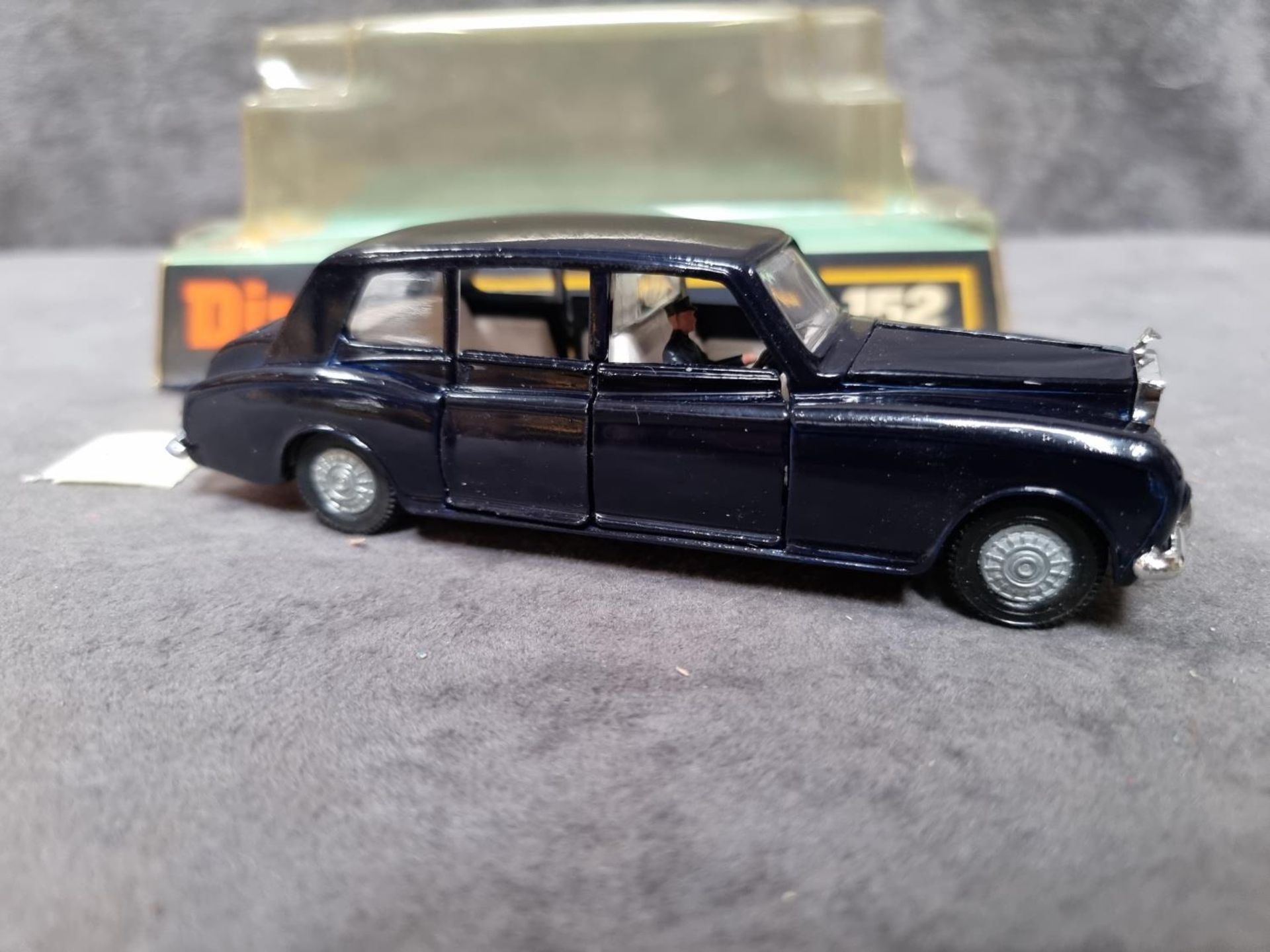 Dinky #152 Rolls Royce Phantom V In Blue With WHITE Interior Black Base And Driver Mint Model In - Image 3 of 3