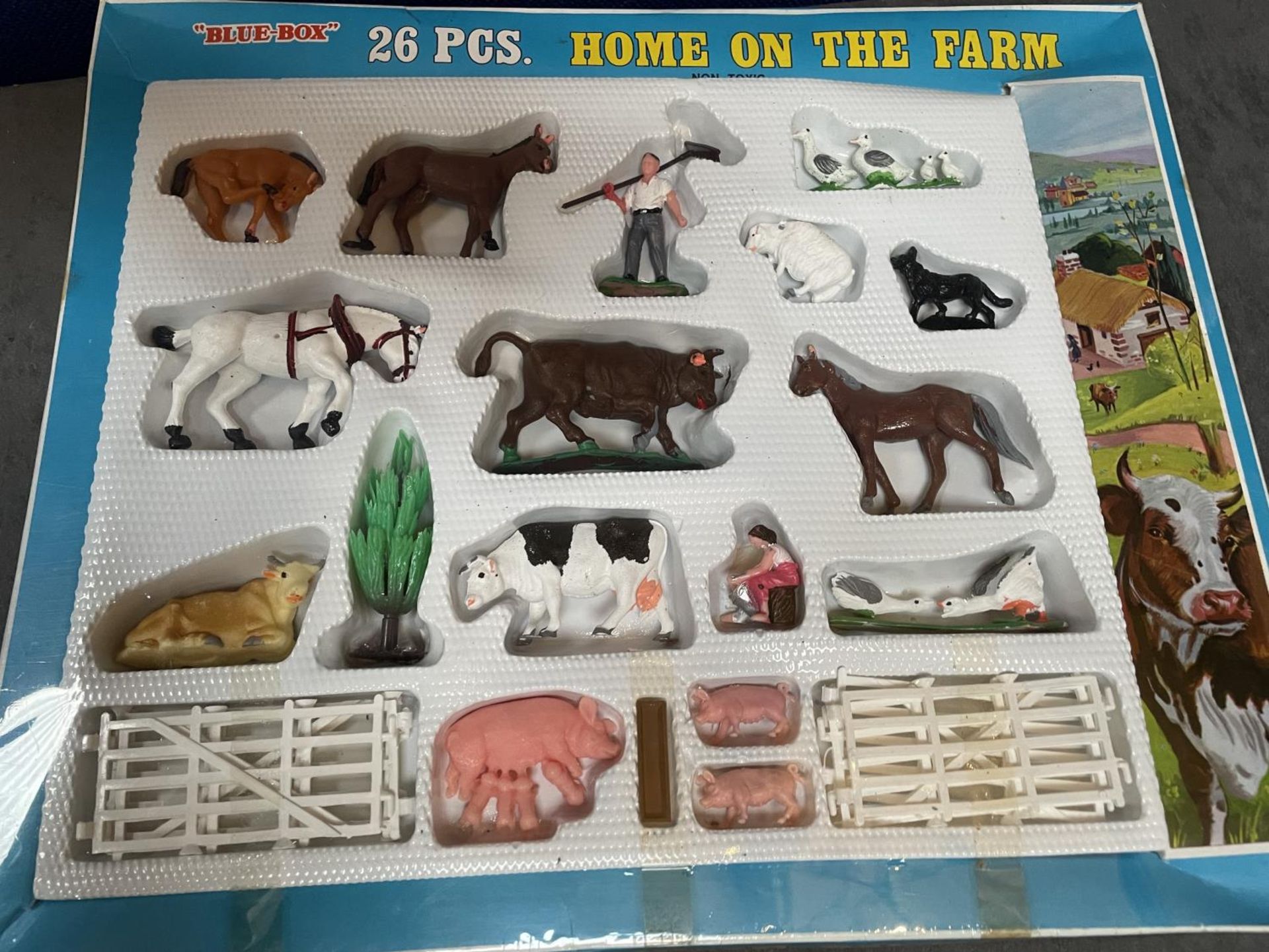 Blue-Box Product #77715 26 Pcs Home On The Farm Mint In Original Box With Original Cellophane Made - Image 2 of 2