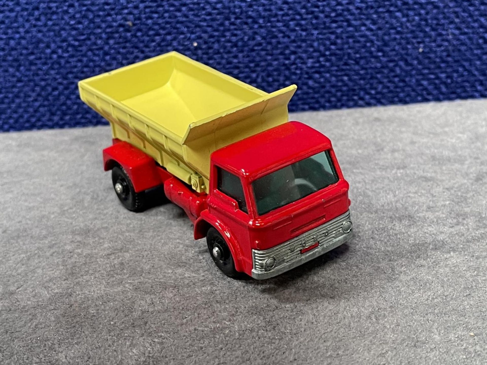 Matchbox Lesney #70b Grit Spreading Truck With Rare Grey Slide In The Truck Mint Model With Very - Bild 2 aus 4