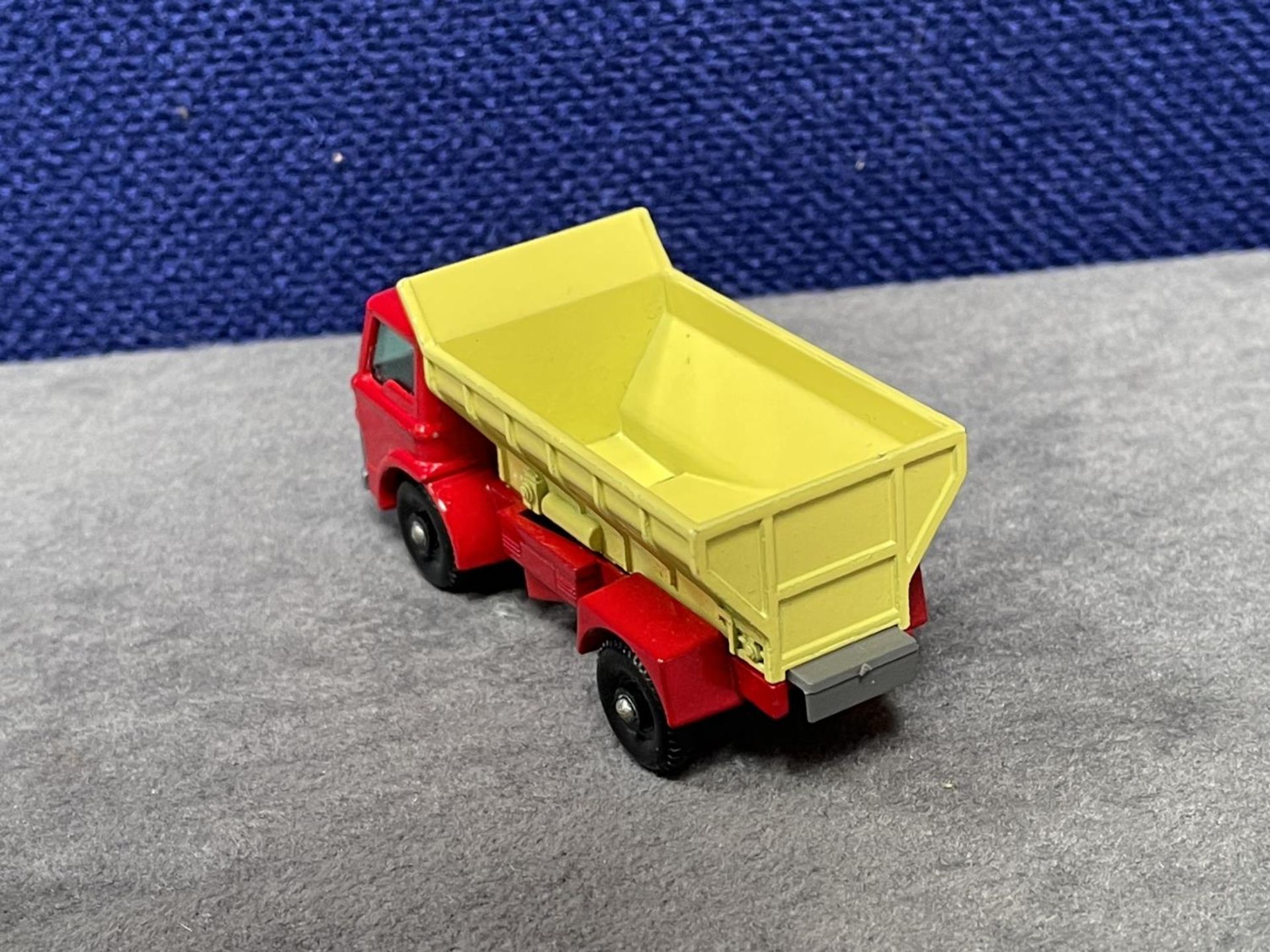 Matchbox Lesney #70b Grit Spreading Truck With Rare Grey Slide In The Truck Mint Model With Very - Bild 3 aus 4