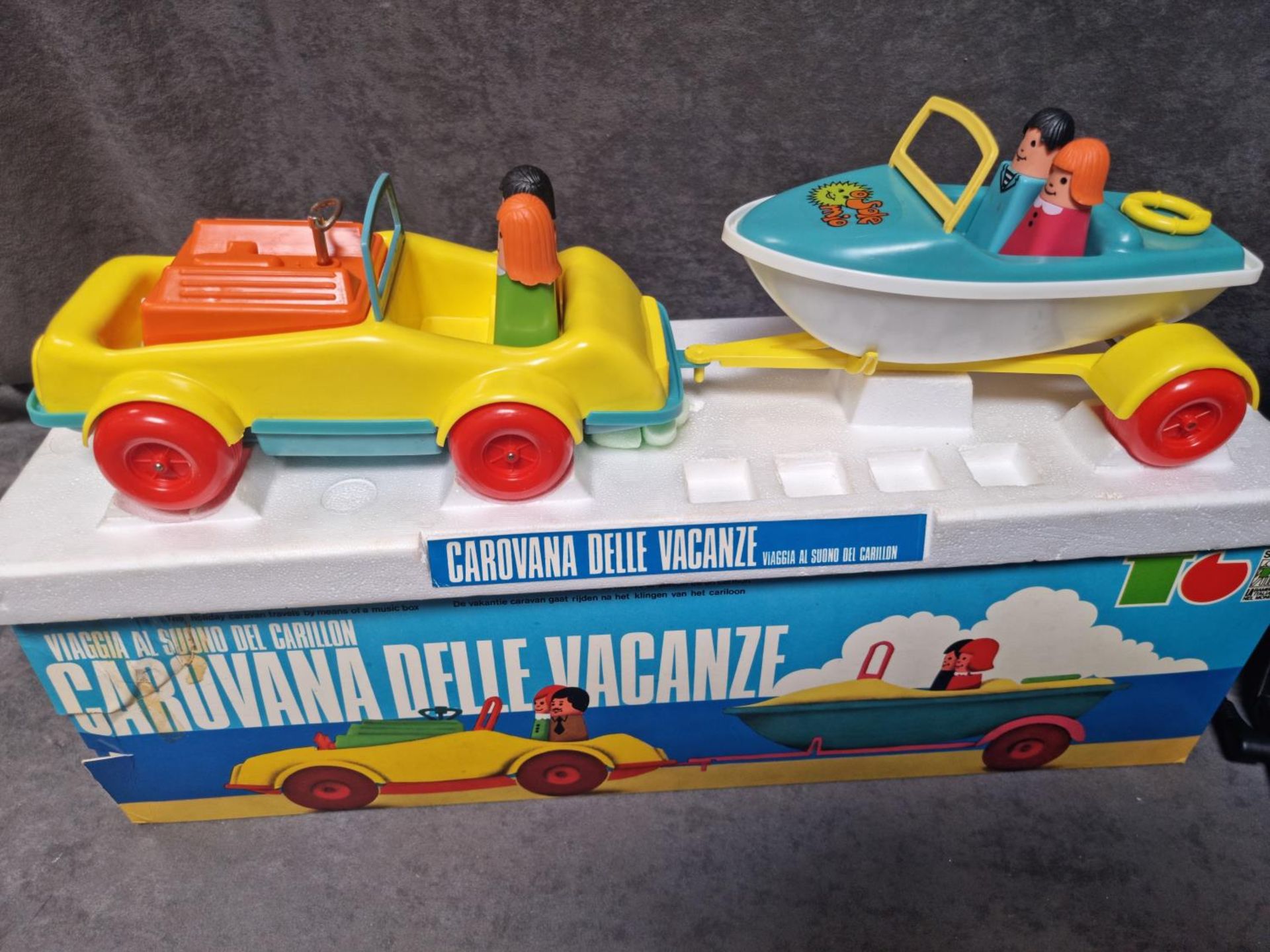 Clockwork Musical Car And Boat Vintage Set By Sebino Toys Spain Carovana Delle Vacanze 1980s Viaggia