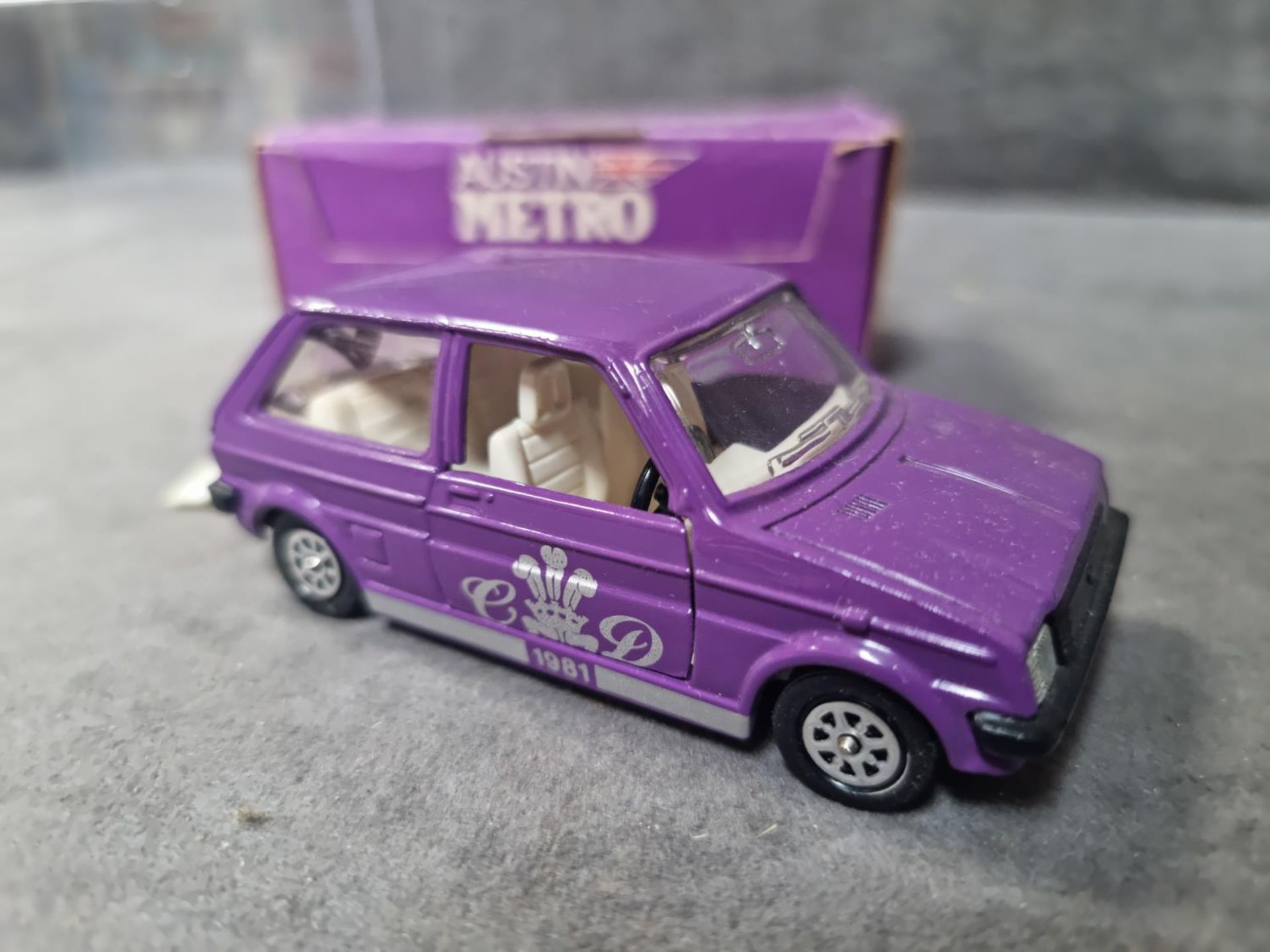 Corgi Special Edition Mini Metro A British Car For A Royal Occasion 1981 Limited Edition Box Special - Image 3 of 4