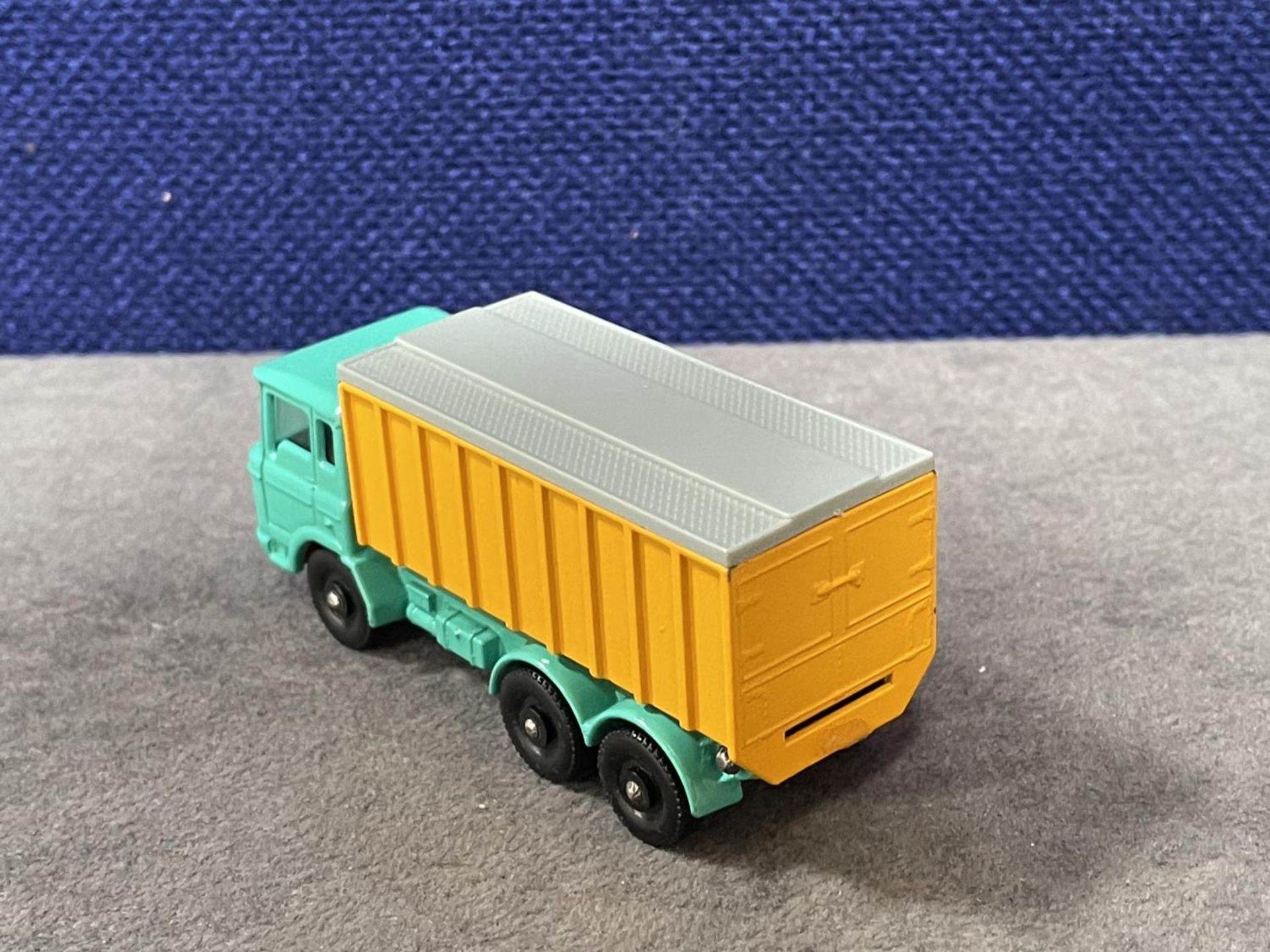 Matchbox Lesney #47c DAF Tipper Container Truck With The Rarer Sea Green Body Mint In Firm E Type - Image 3 of 4