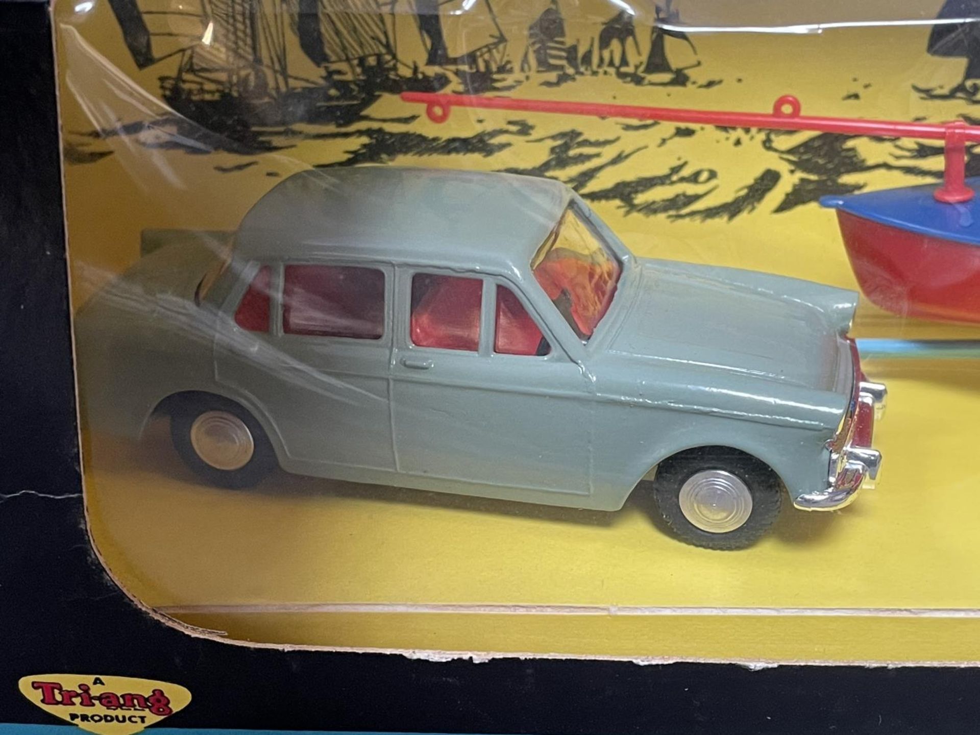 Spot-On #406 Hillman Minx And Dinghy In Firm Crisp Box - Bild 2 aus 3