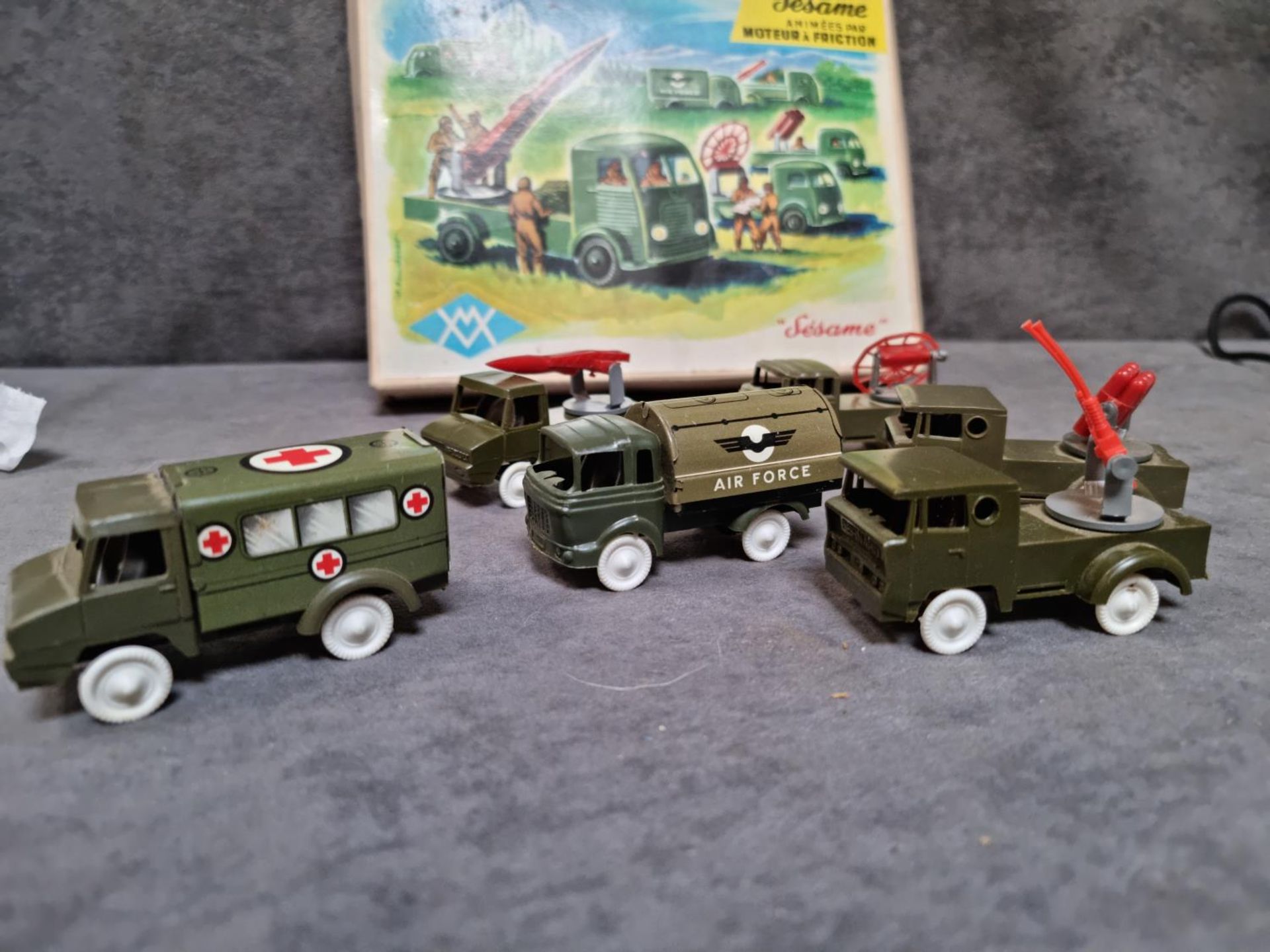 Sesame 6 Miniature Plastic Military Vehicles Aux Grandes Manoeuvres - Image 3 of 3