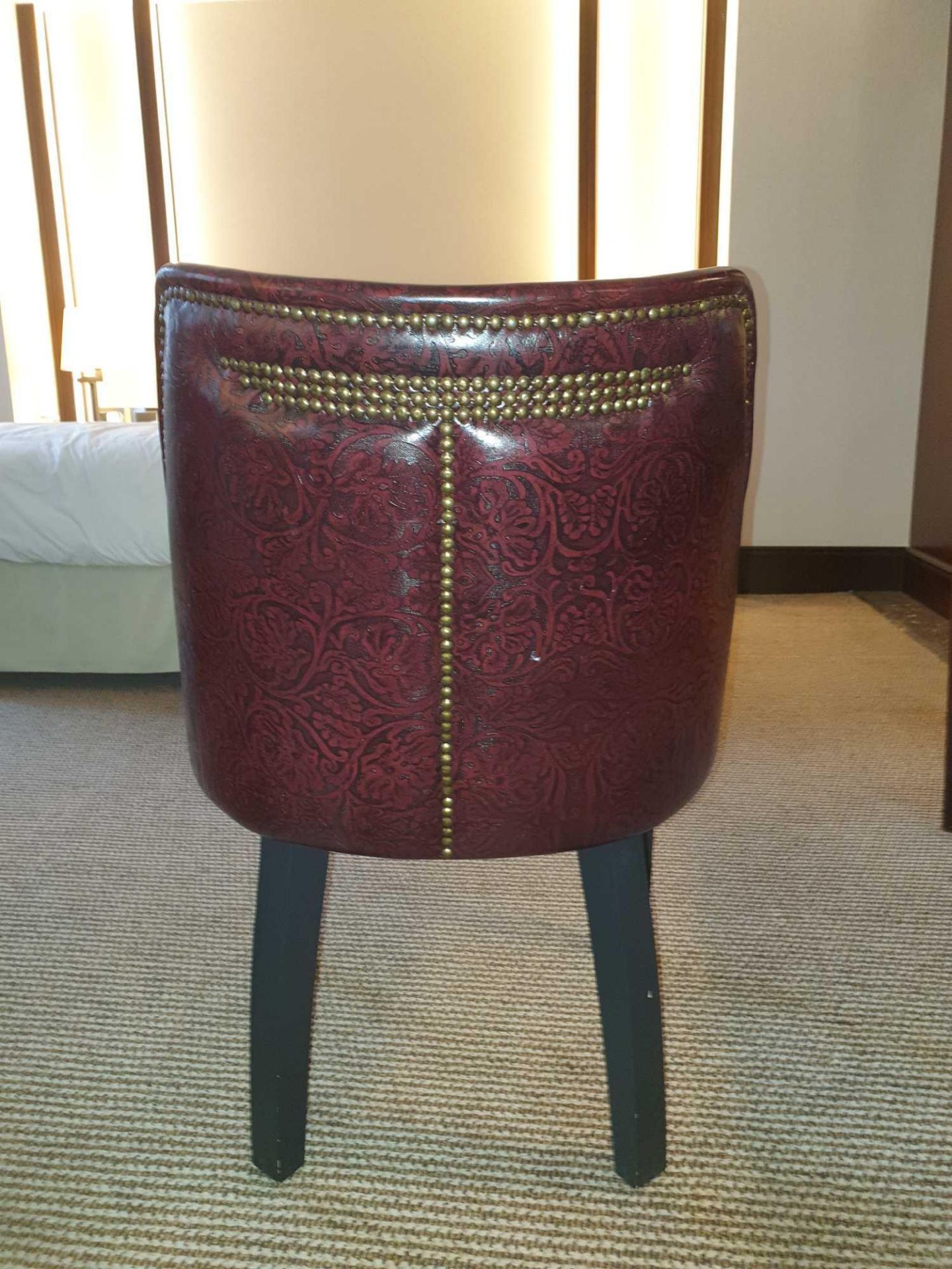 Brava Tub Chair Pattern Leather Studded With Wooden Legs. 55 X 45 X 82cm (Loc 431) - Bild 2 aus 3