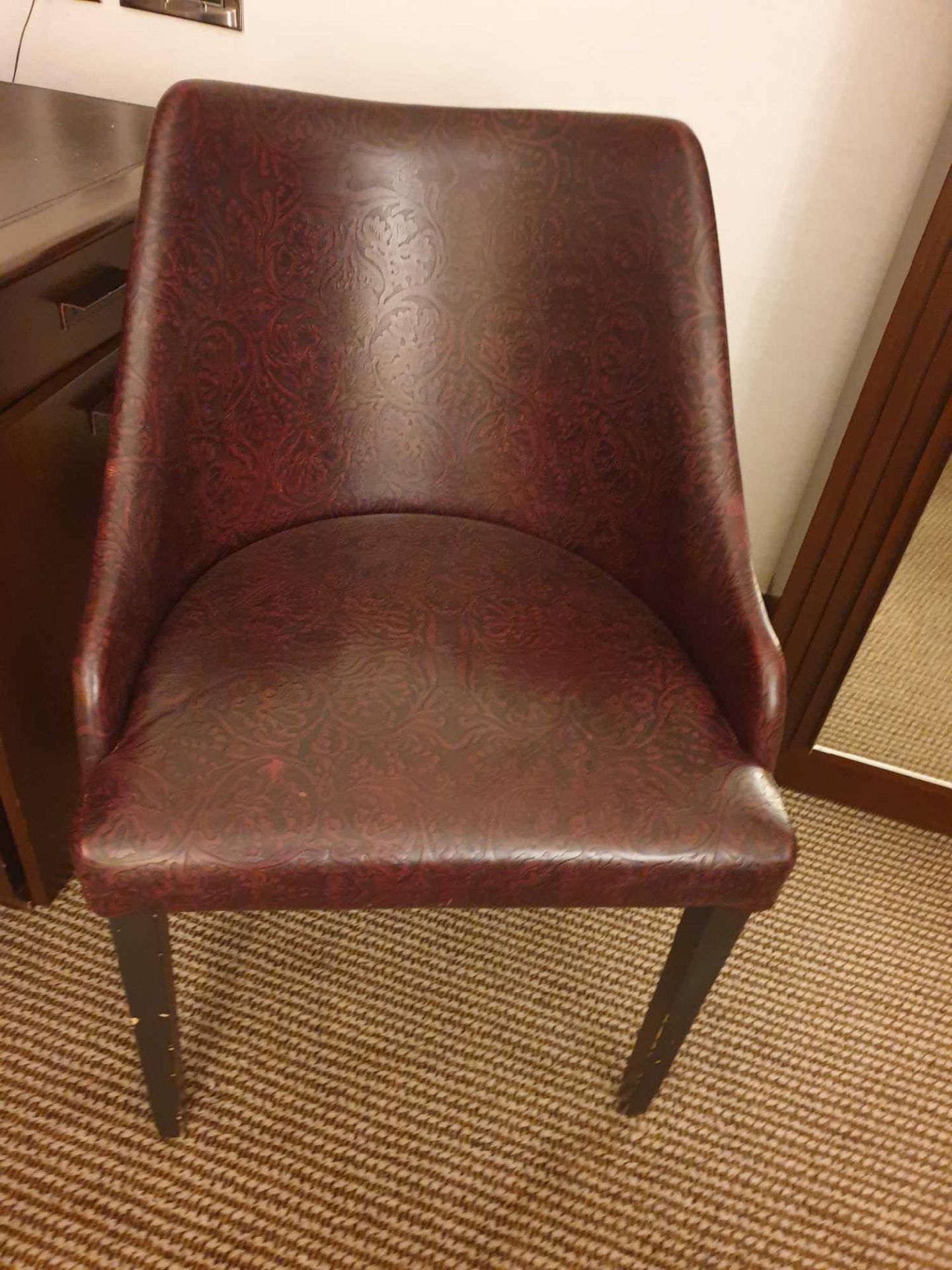 Brava Tub Chair Pattern Leather Studded With Wooden Legs. 55 X 45 X 82cm (Loc 439) - Bild 3 aus 3