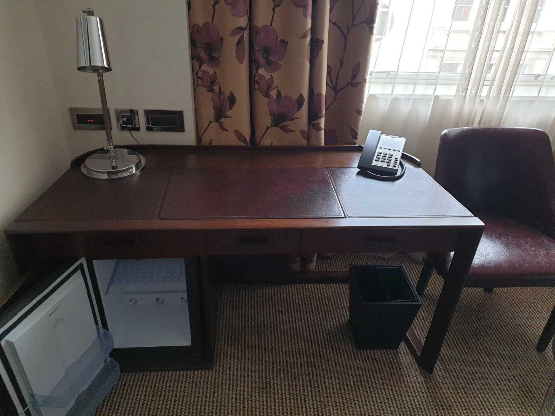 Walnut Veneer Desk By David Salmon Three Drawer And Cupboard Fitted With Dometic Minibar Hipro - Bild 3 aus 3