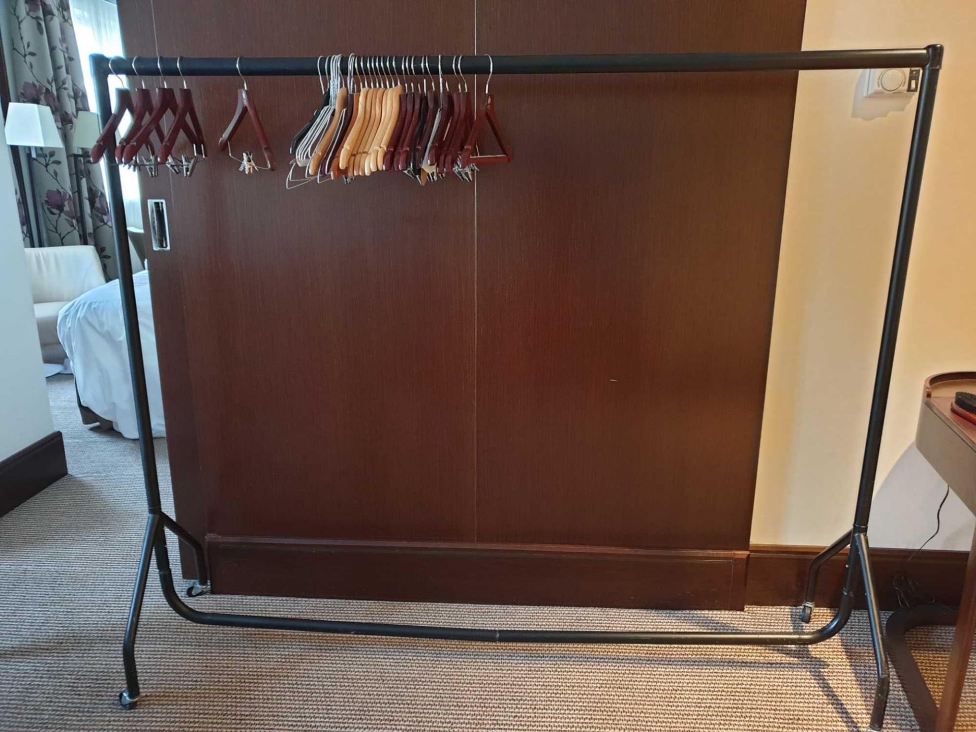 Powder Coated Mobile Garment Rail 181 X 153 ( Loc 412)