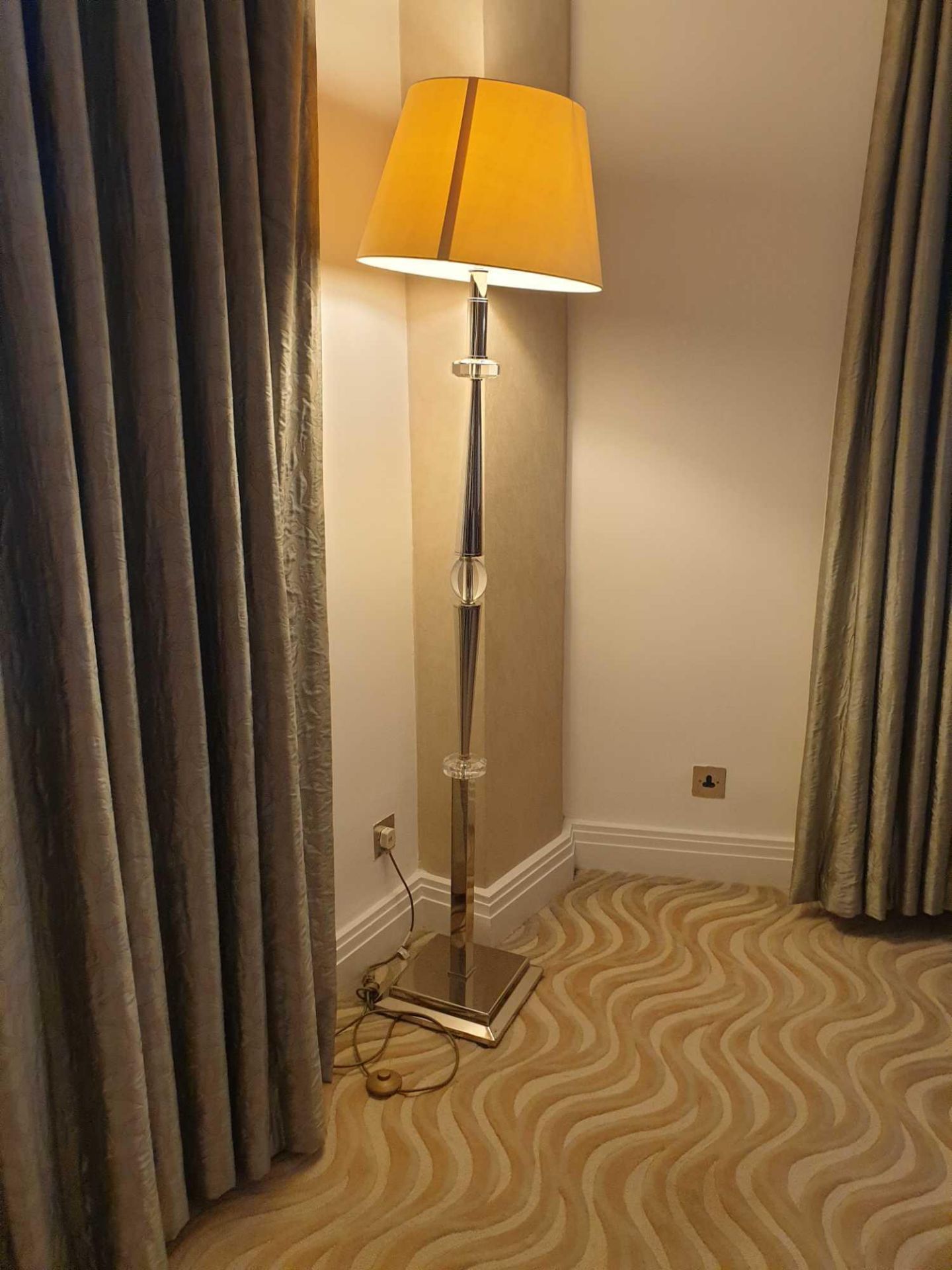 Sifra Floor Lamp Model LMS 600 ENG Grey Metal Base With Single Arm Single Bulb Complete With Cream - Bild 2 aus 3