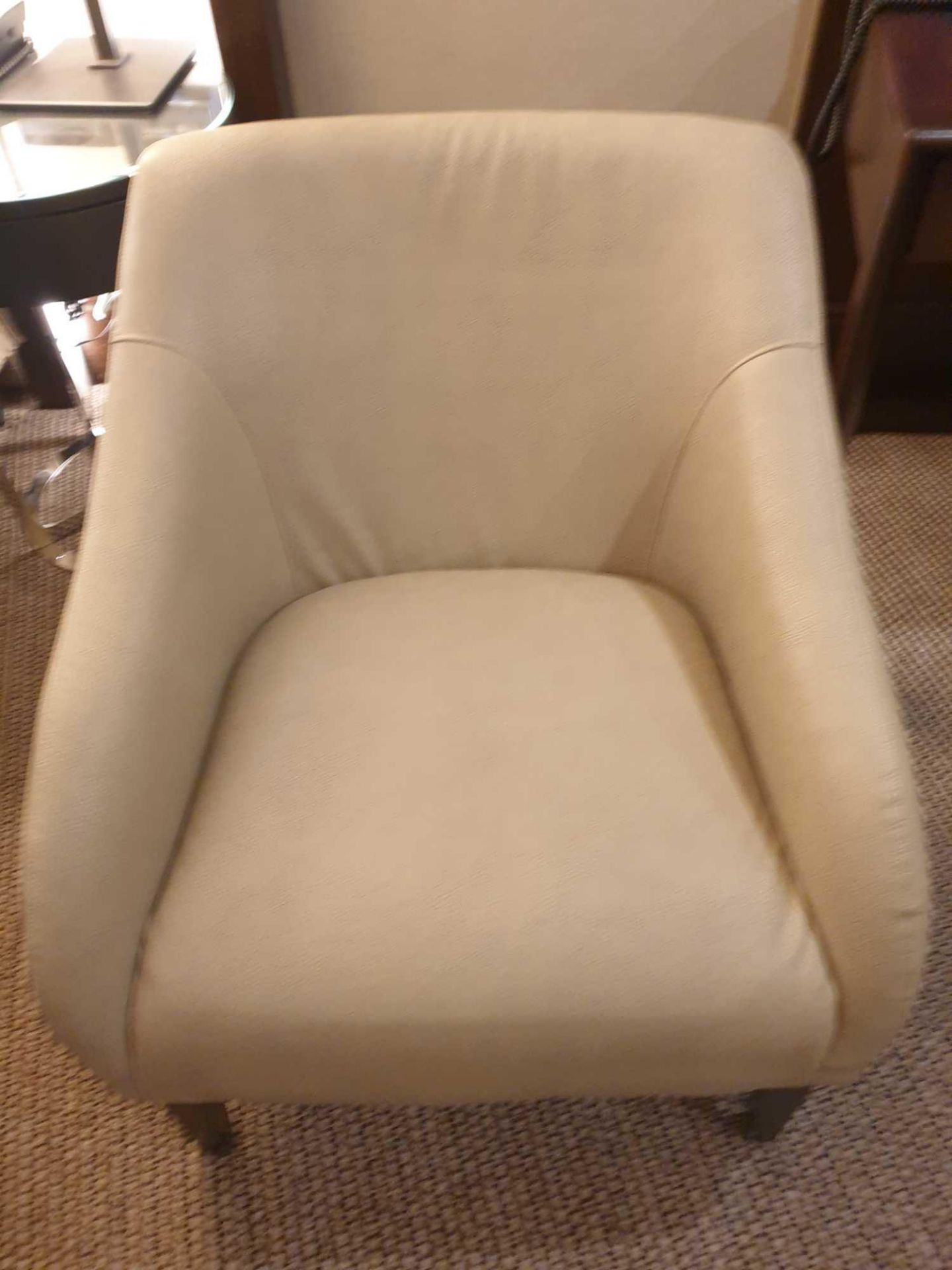 Edelman Beige Leather Lounge Chair Dark Brown Wooden Legs 80 (D) By 65 (W) By 70 Cm (H) (Loc 406) - Bild 2 aus 3