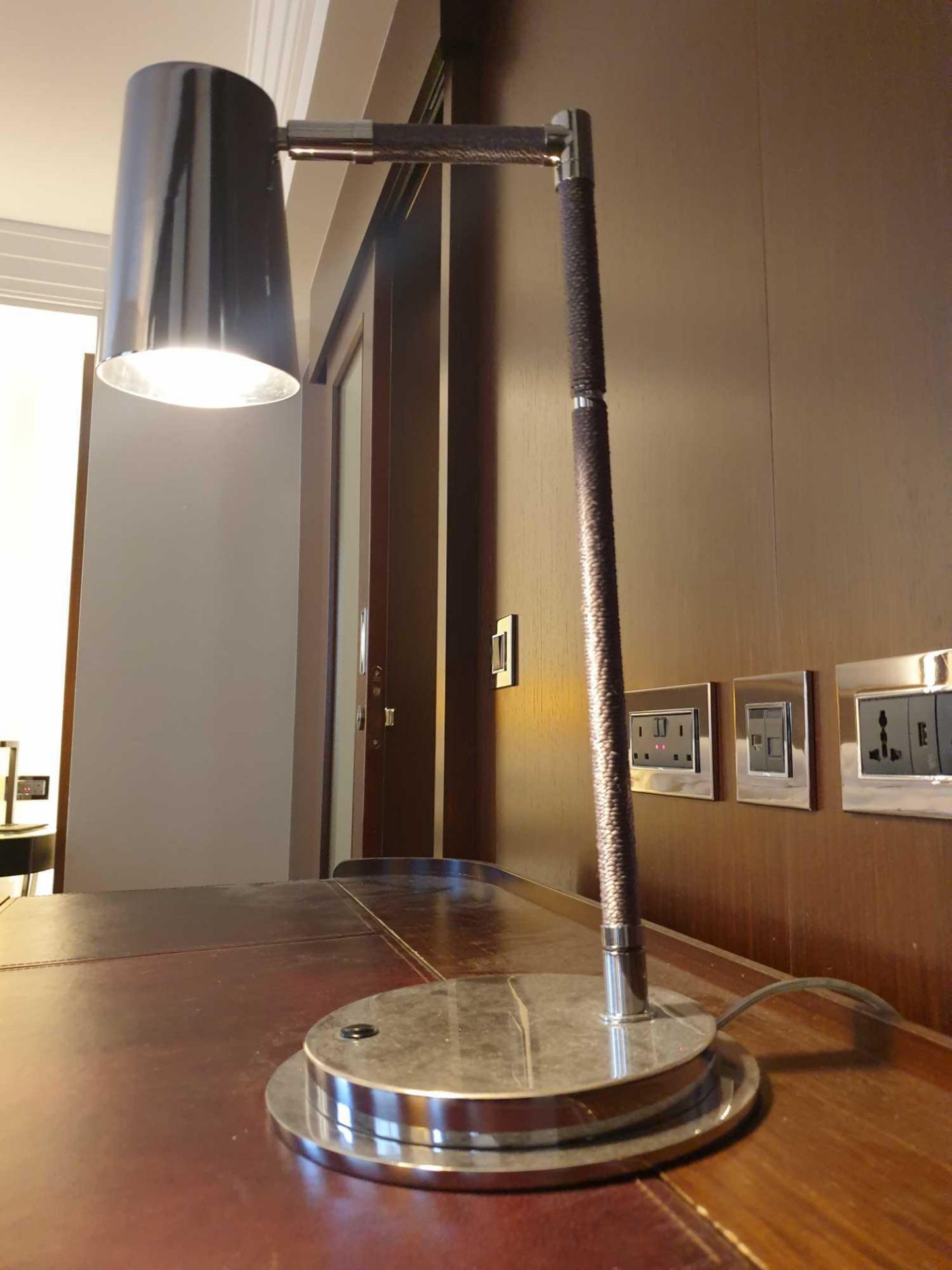 Stolna 400/1 Brushed Nickel Table Lamp With Cone Shade And Embossed Rope Detail To Arm A Stylish - Image 3 of 3