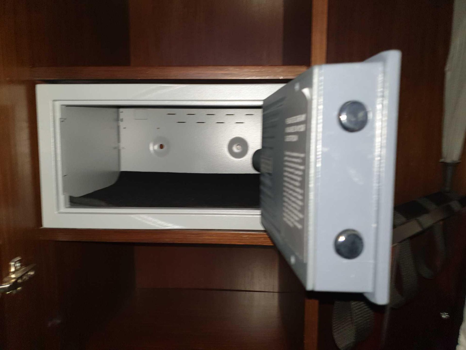 JSH Security Supreme 802 LAPTOP In Room Digital Safe 230 X 420 X 380mm (Loc 437) - Bild 2 aus 2