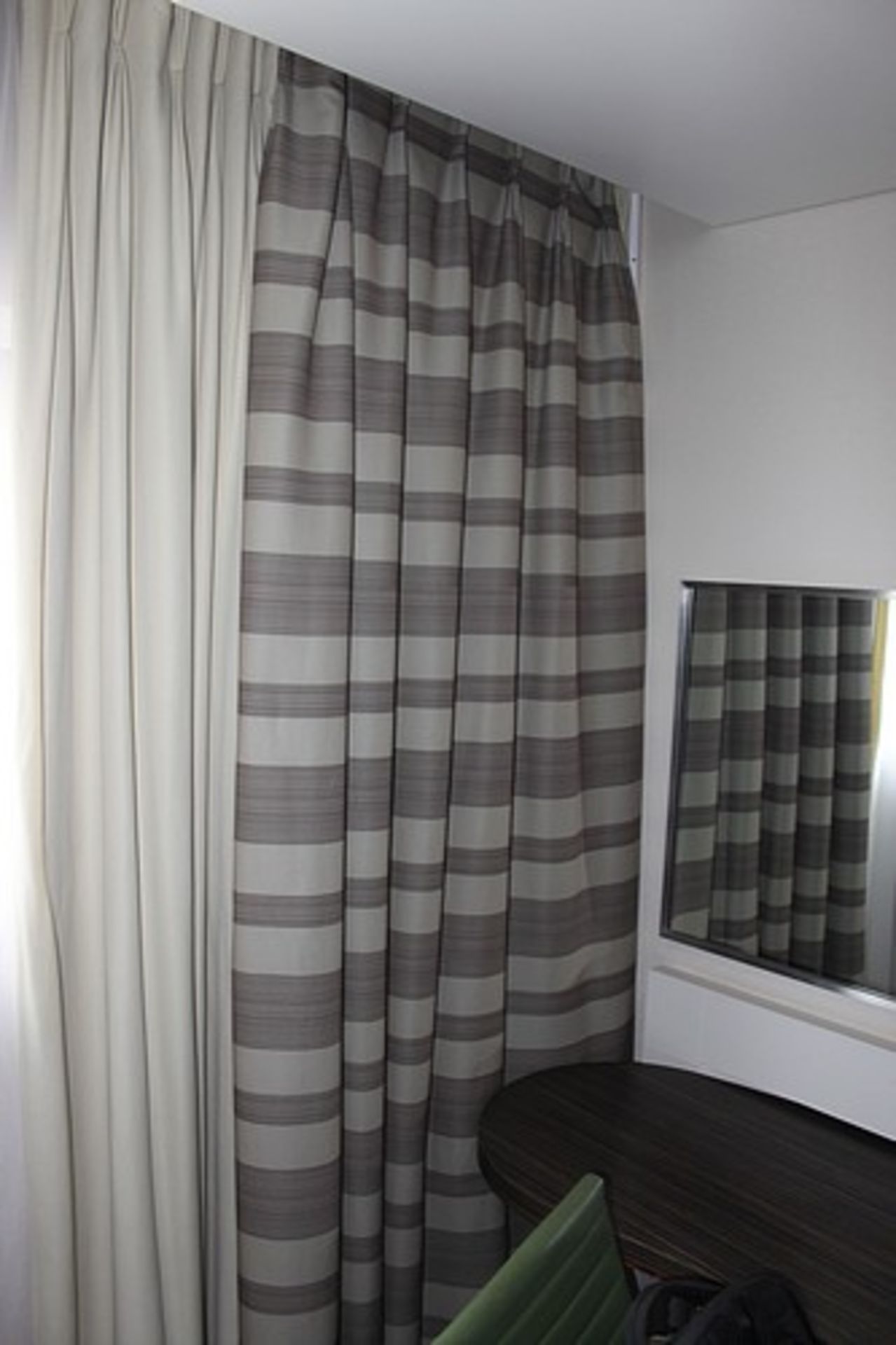 Sinclaire Fabrics a pair of drapes lined with blackout fabric spans 3500 x 2600mm (Exec) - Image 4 of 4