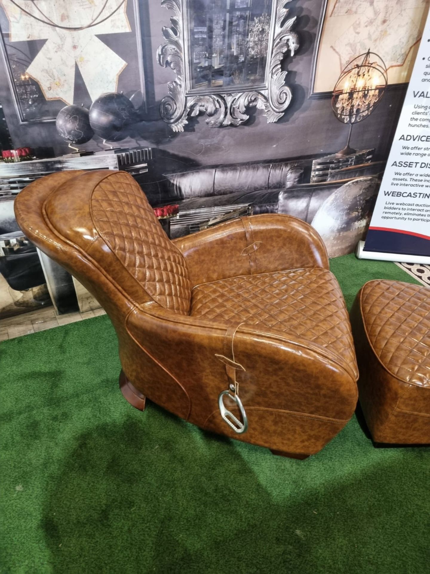 Saddle Chair In Vintage Leather Cigar complete with footstool Inspired by the heritage of equestrian - Bild 6 aus 7