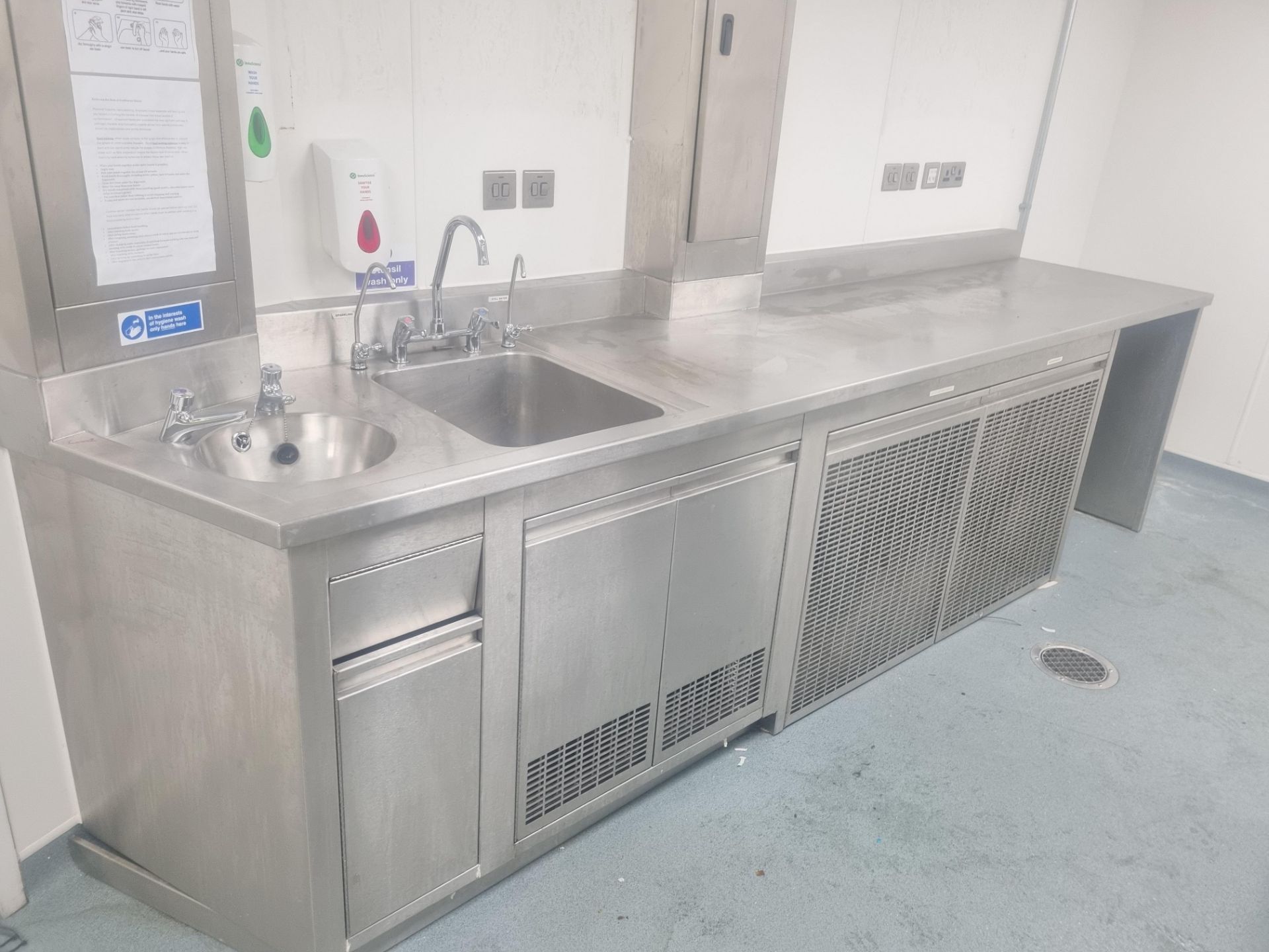Commercial stainless steel work surface complete with utensil sink, hand wash basin Pentair Everpure