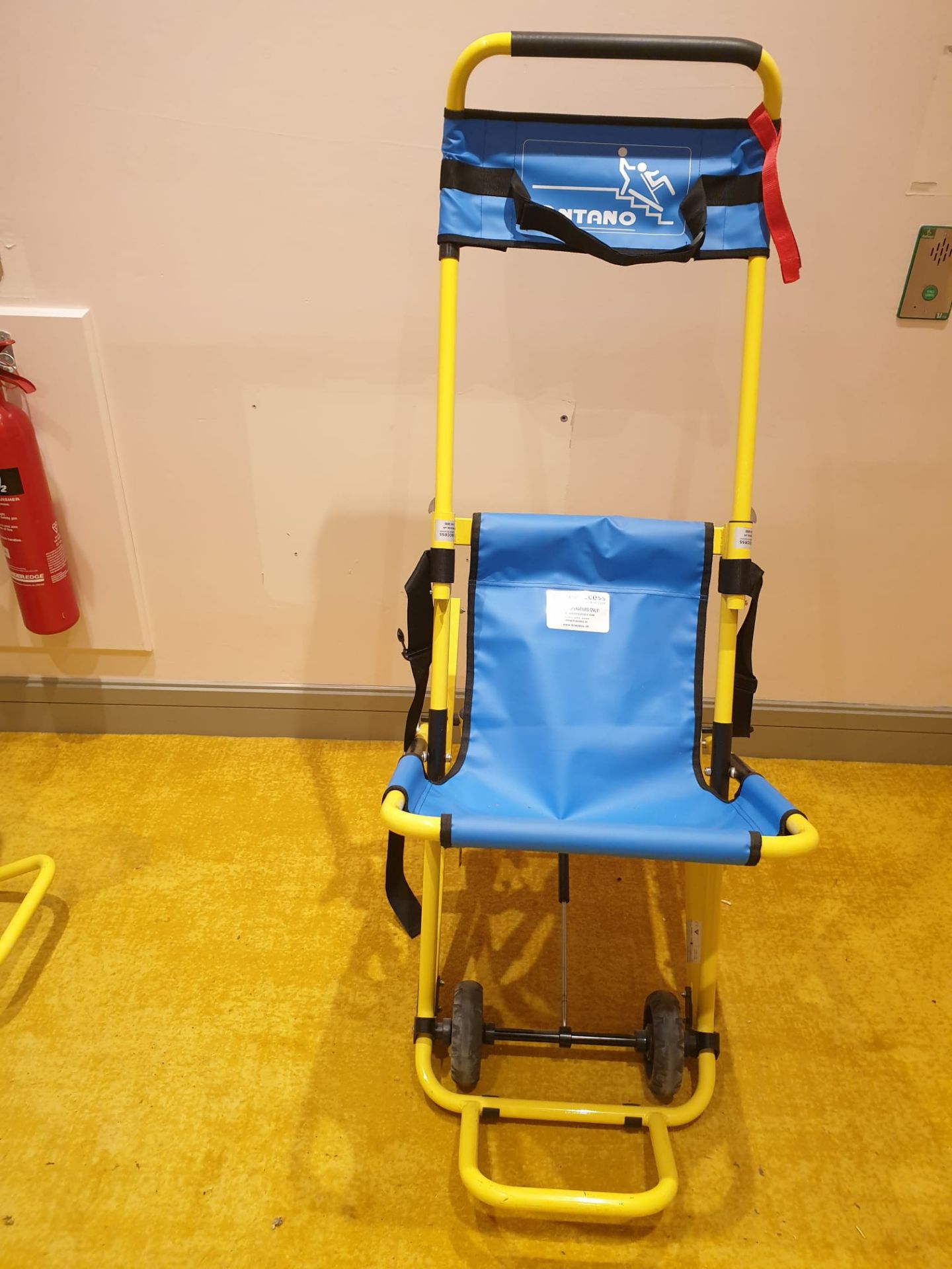 Antano LG EVACU 1 EVACUATION CHAIR A compact evac chairs are ideal for fire evacuation or to - Image 3 of 4