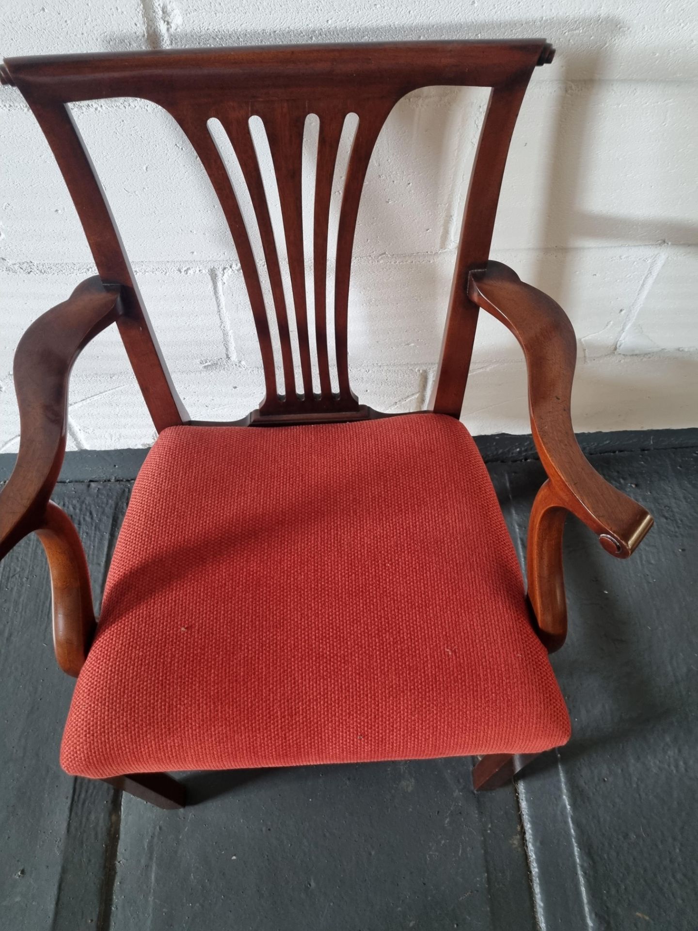 Arthur Brett Mahogany Dining Arm Chair With Spindle Detail To Back And Carved Tapered Front Legs - Bild 5 aus 6