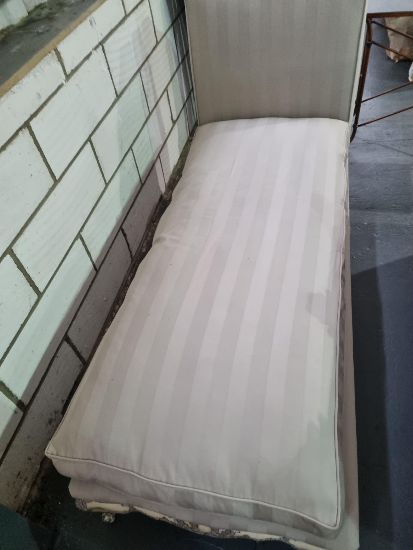 Grey stripe upholstered French Day bed (broken) Height 104cm Width 200cm Depth 75cm - Image 3 of 8