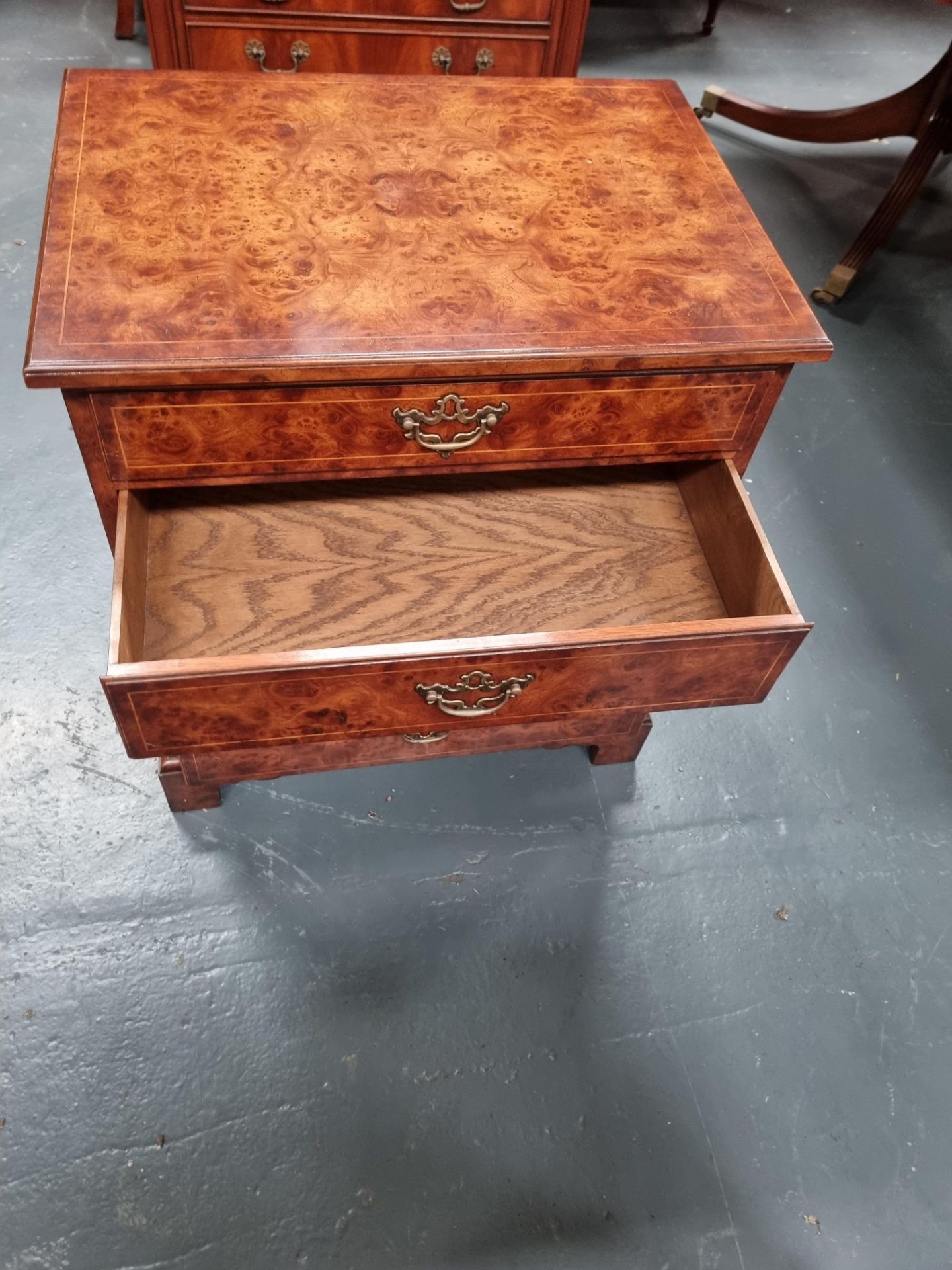 Arthur Brett Walnut 4 chest drawers with brass handles Height 72cm width 64cm Depth 46cm - Bild 3 aus 4