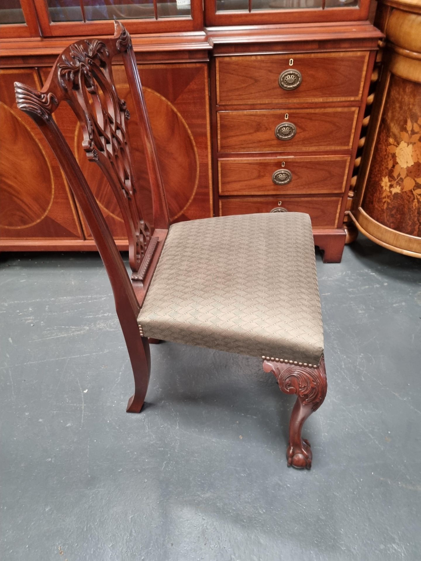 Arthur Brett Mid-Georgian-Style mahogany Dining Side Chair with brown upholstery with cabriole - Bild 3 aus 4