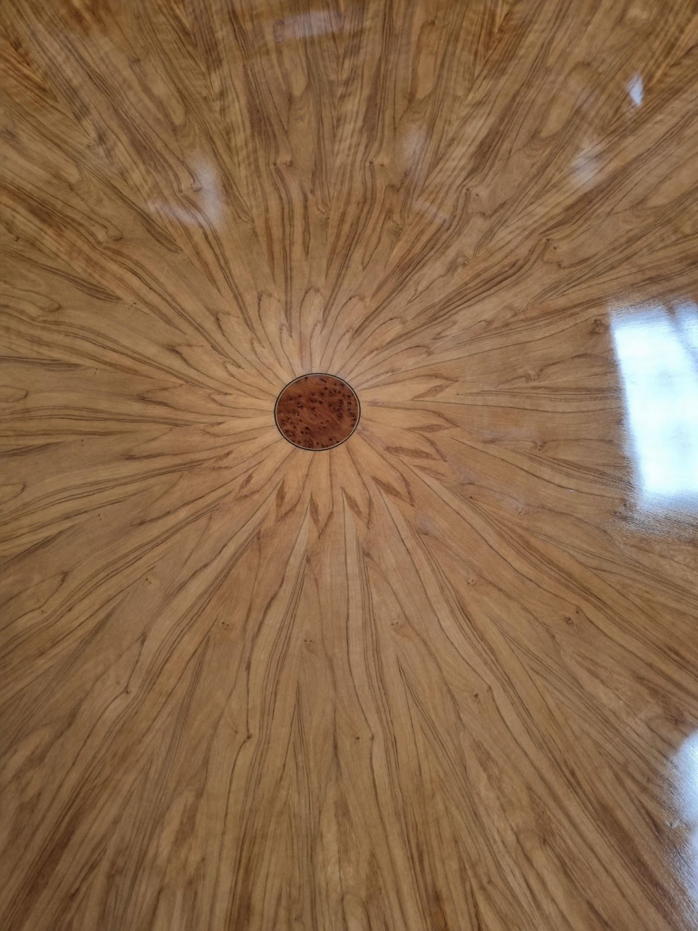 Arthur Brett Extending Circular Dining Table With Olivewood Veneers on one pedestal with five legs - Bild 4 aus 4