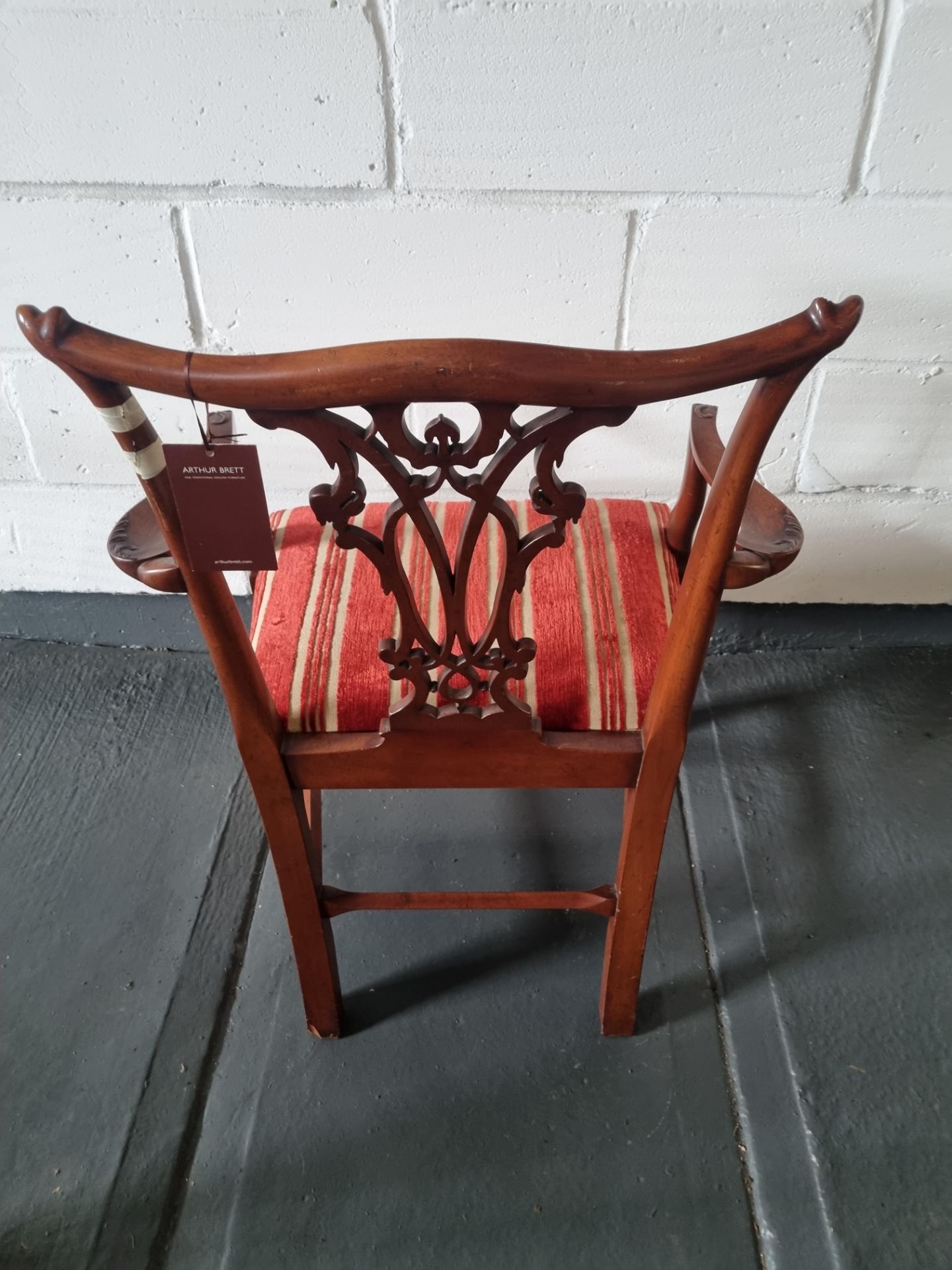 Arthur Brett Mahogany Dining Side Chair With Subtly Carved Detail To Back And Front Legs With A - Bild 2 aus 5