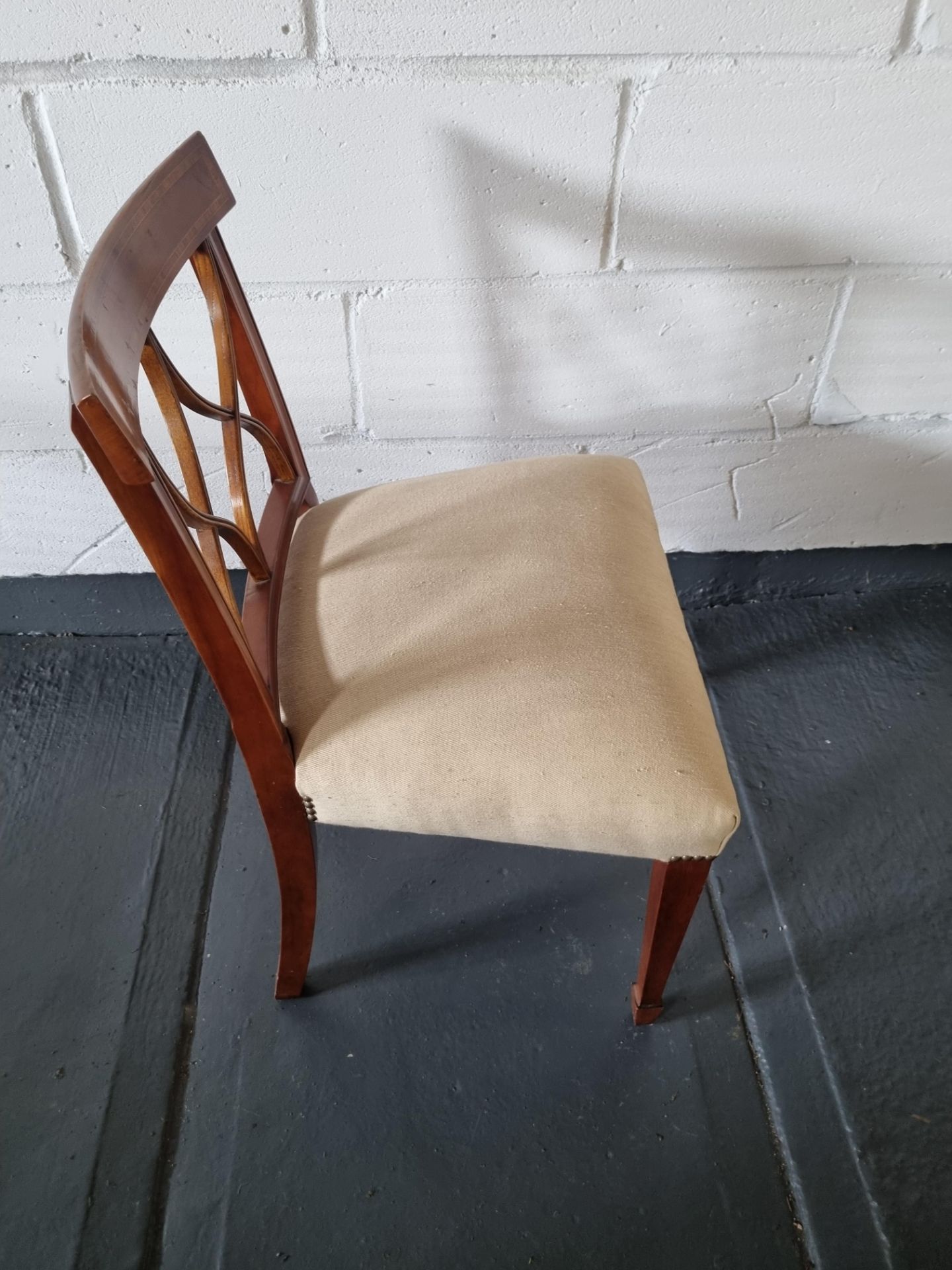 Arthur Brett Side Chair Bespoke Cream Upholstery Sheraton-Style Cherrywood Armchair With Tulip- - Bild 4 aus 4