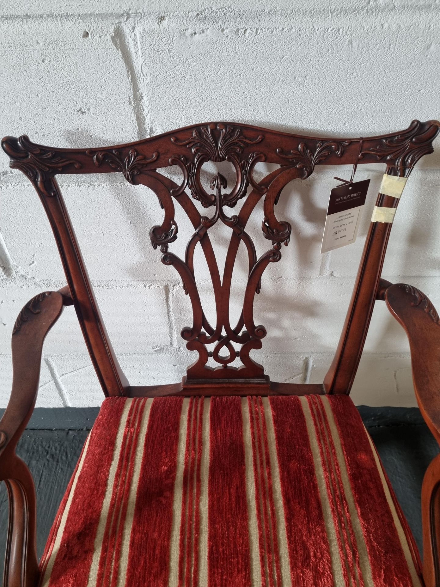 Arthur Brett Mahogany Dining Side Chair With Subtly Carved Detail To Back And Front Legs With A - Bild 4 aus 5